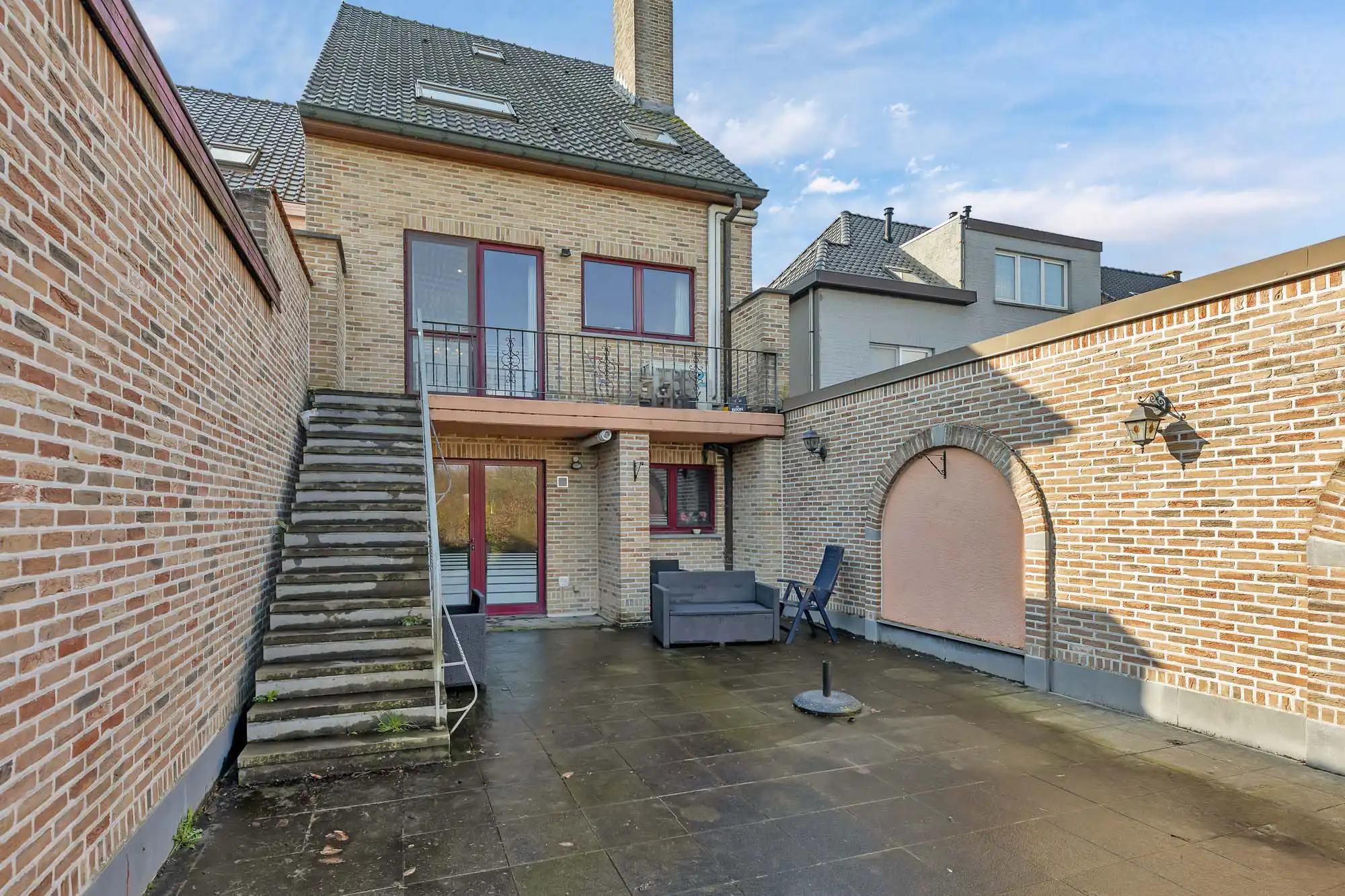 Bel-etage woning met 3 slaapkamers, garage en tuin foto 2