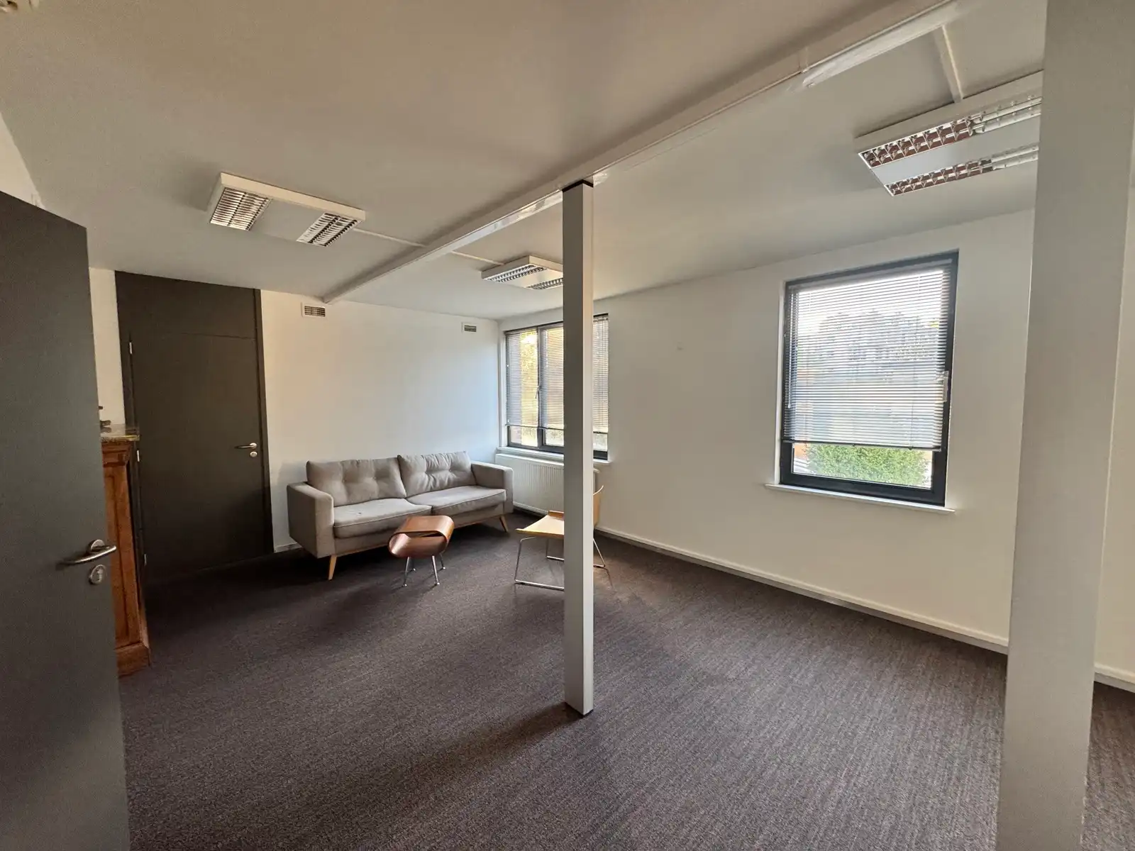 KANTOOR MET PARKING TE HUUR OP DE BISCHOPPENHOFLAAN foto 3