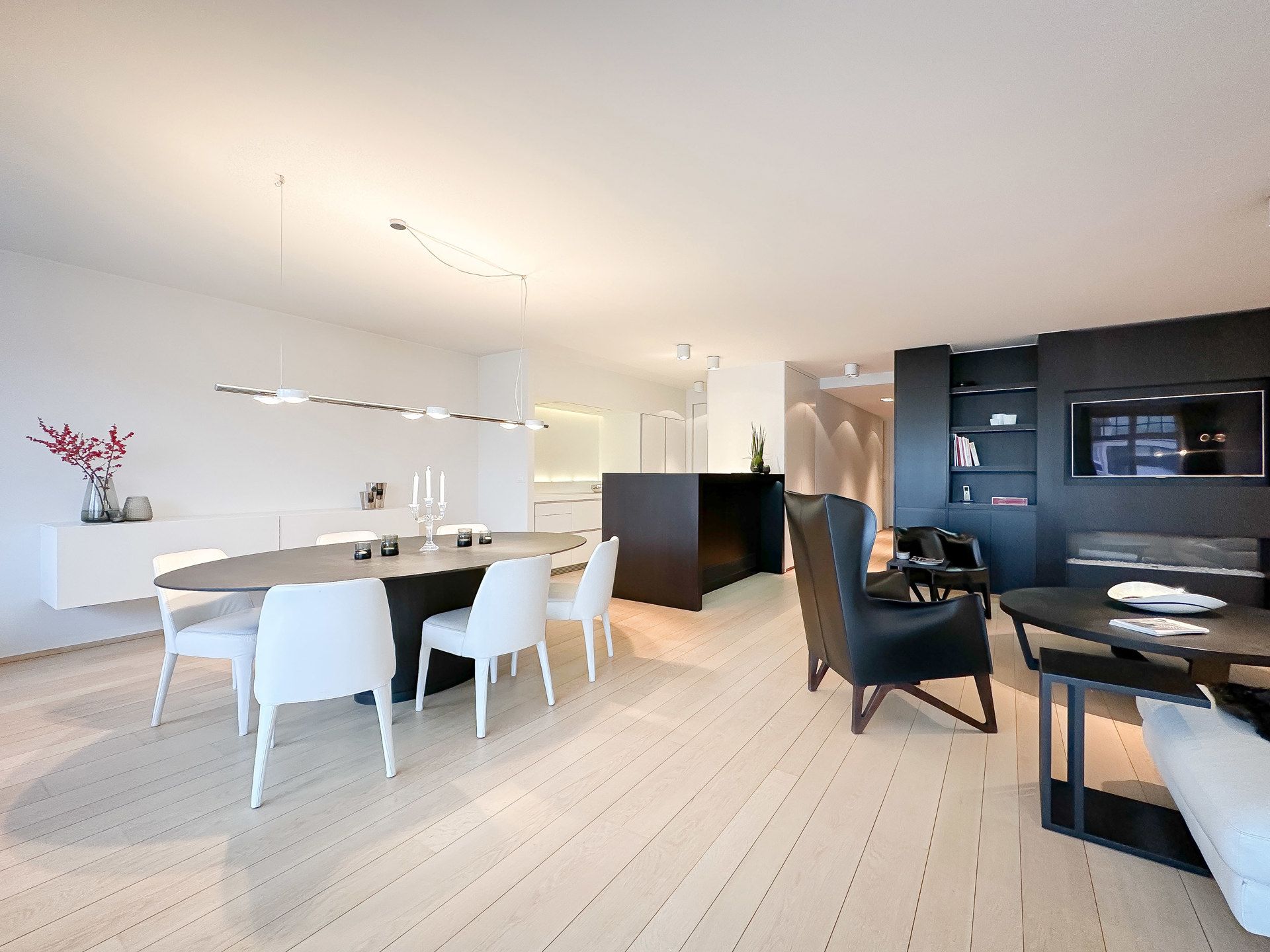 Uitzonderlijk appartement in de iconische residentie Carlton foto 3