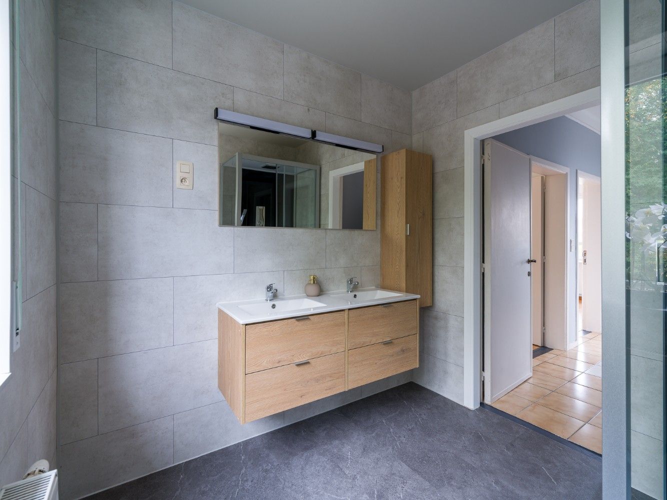 Ruime, instapklare woning met 4 slpk., inpandige garage en tuin foto 23