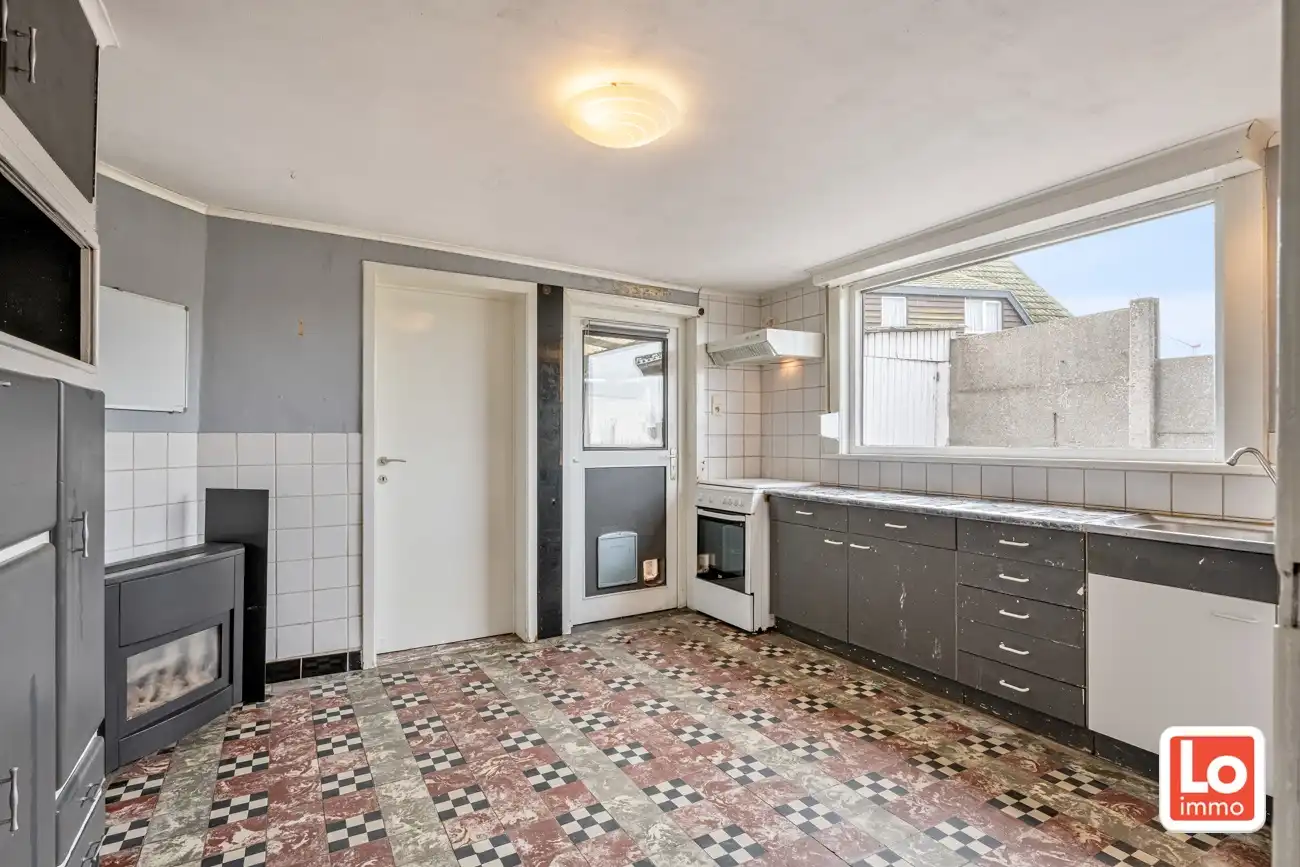 Leuke halfopen starterswoning met afzonderlijke garage en koertje op landelijke locatie in Mendonk. foto 8