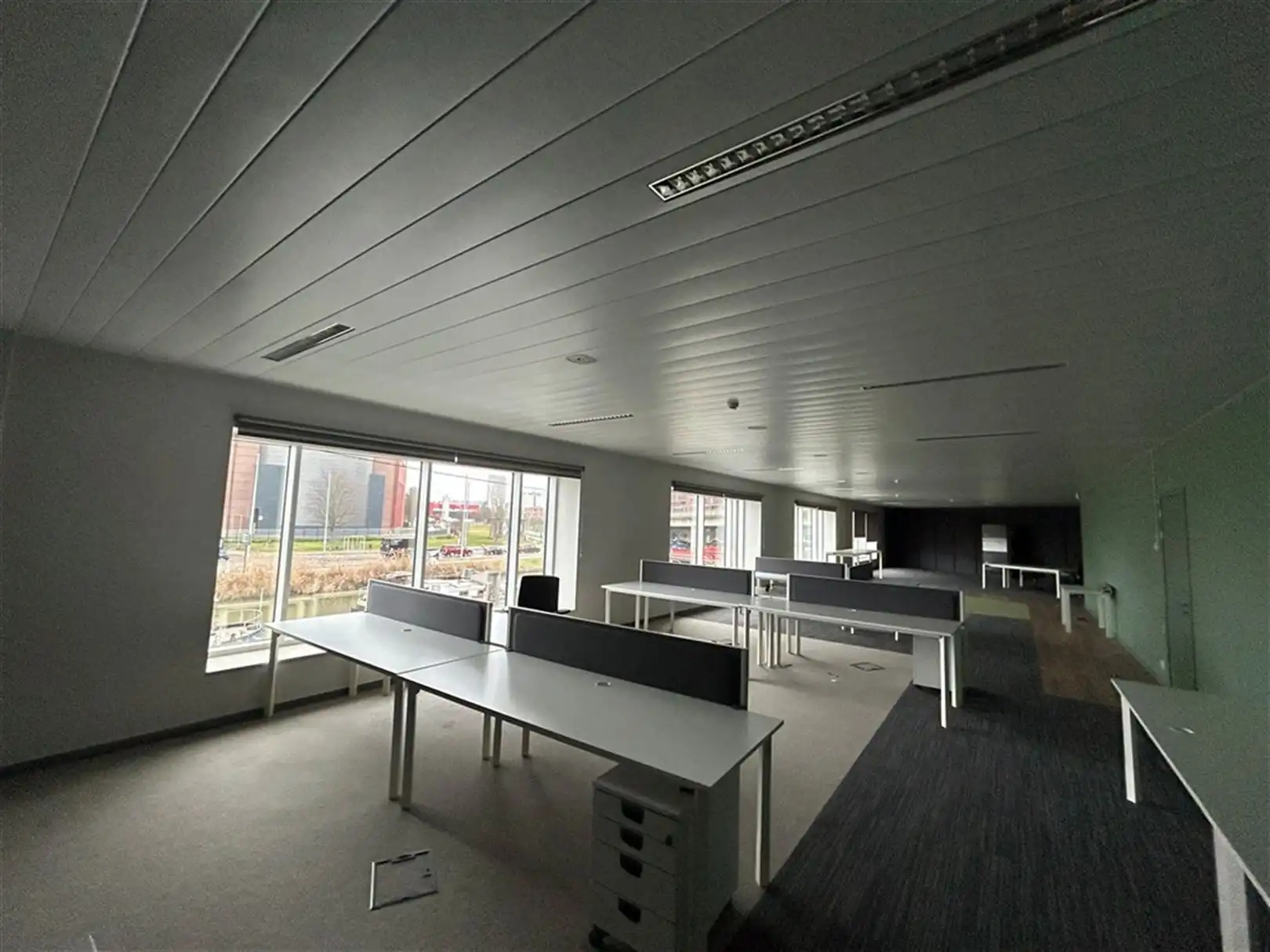 Kantoorgebouw foto 6