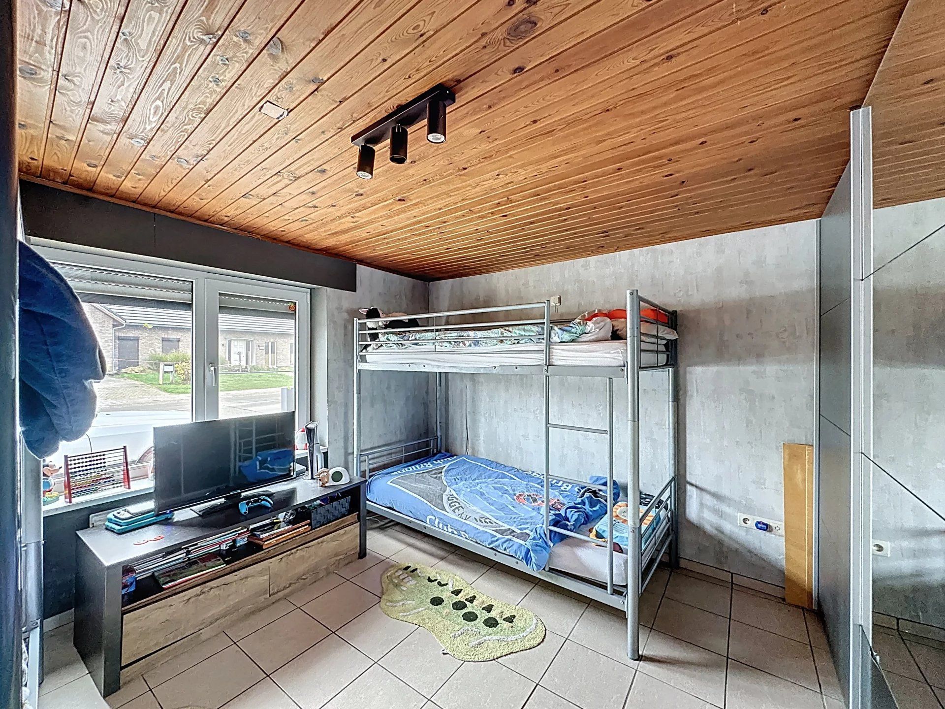 Gelijkvloerse woning met tuintje en momenteel 4 slaapkamers foto 8