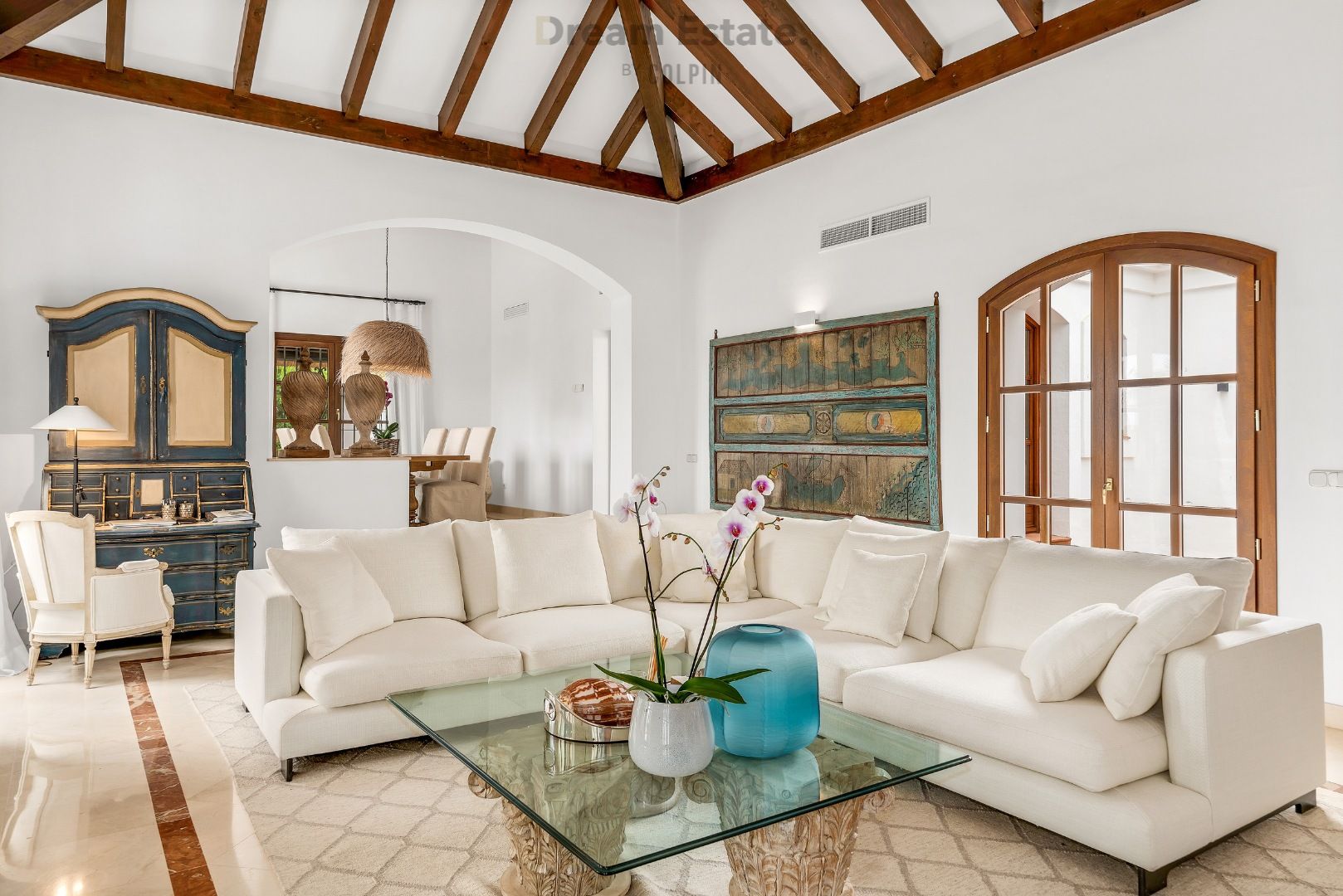 Een werkelijk prachtige Andalusische villa tegenover de golf te Benahavis regio. foto 12