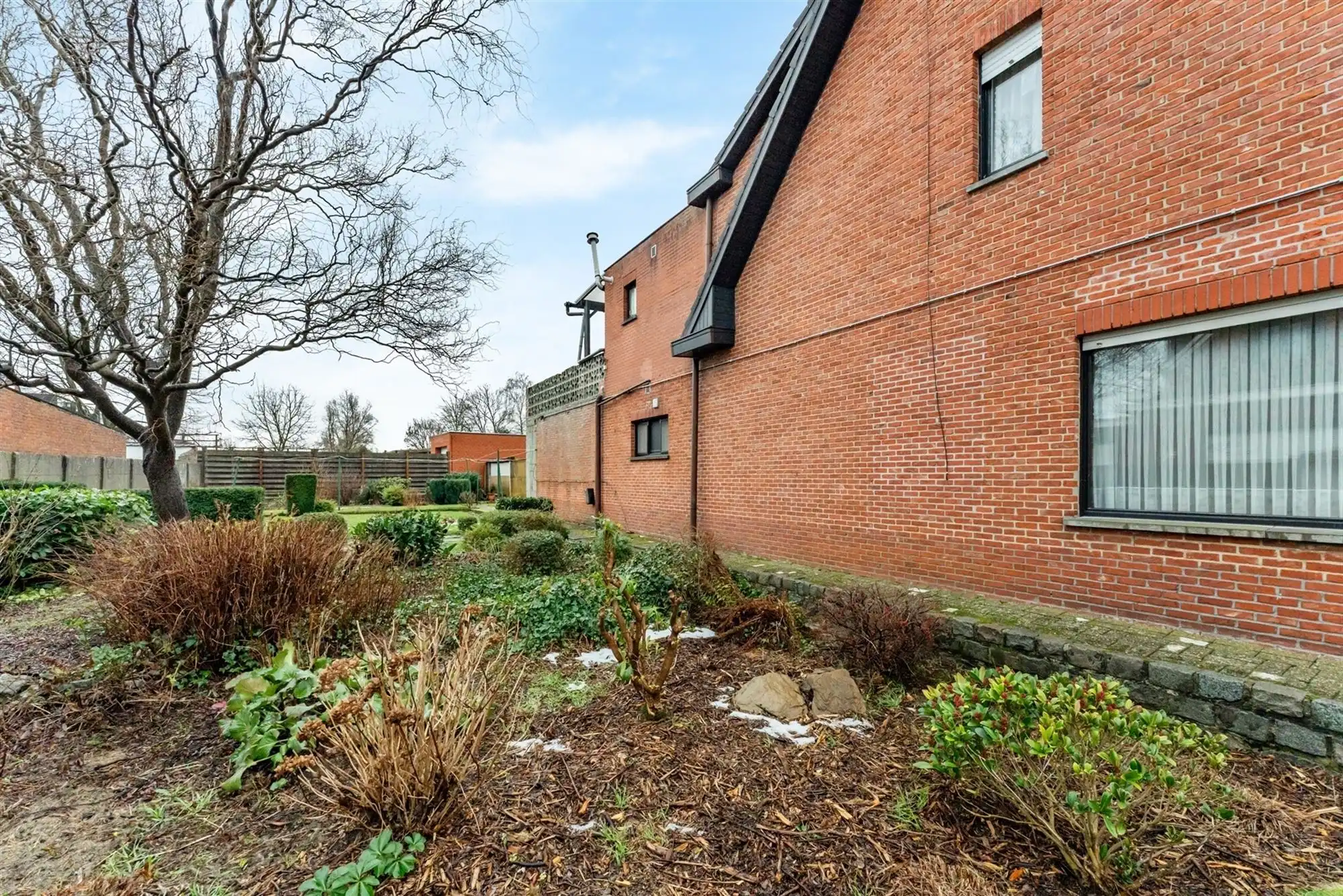 WONING VERDEELD IN 2 APPARTEMENTEN OP 934M2 foto 27