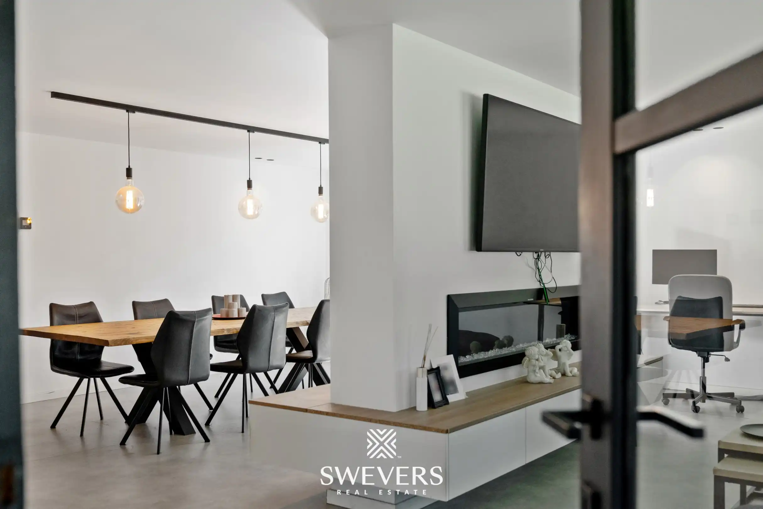 Ruime open bebouwing met 6 slaapkamers op groen perceel van 71 are foto 5