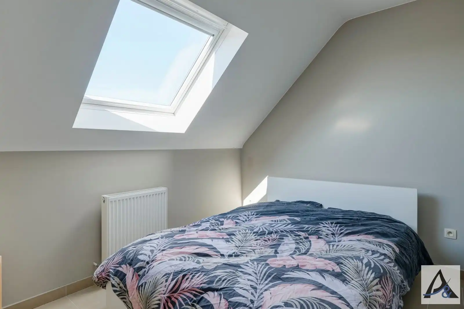 Ruim duplex appartement met terras en 3 slaapkamers in Diepenbeek. foto 17