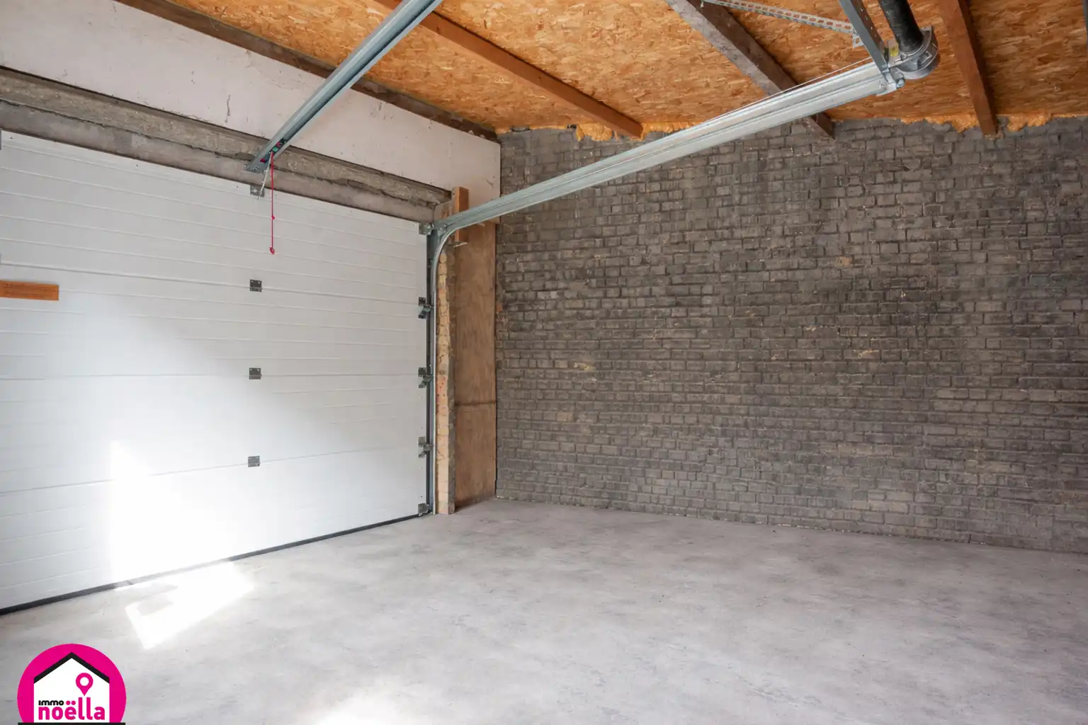 Half open bebouwing met garage en berging foto 5