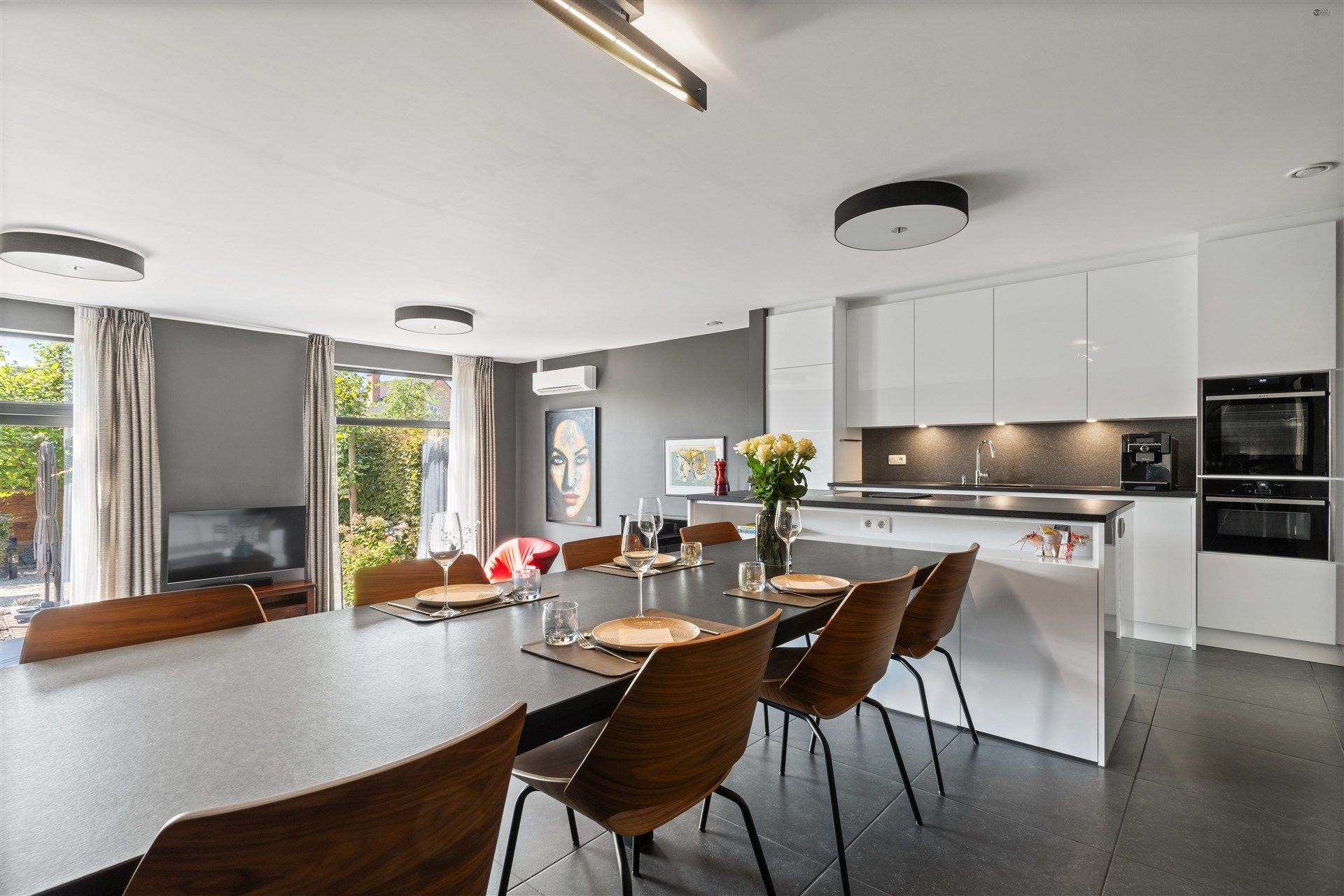 Top afgewerkte woning met 5 slaapkamers en 2 badkamers foto 13