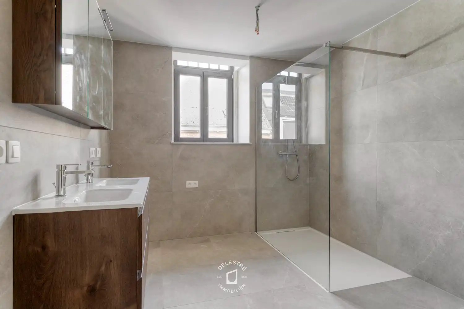 Exclusief VERNIEUWD en karaktervol luxe-appartement (132 m²) met ruim terras en lichtkoepel in het winkelhart van Aalst foto 11