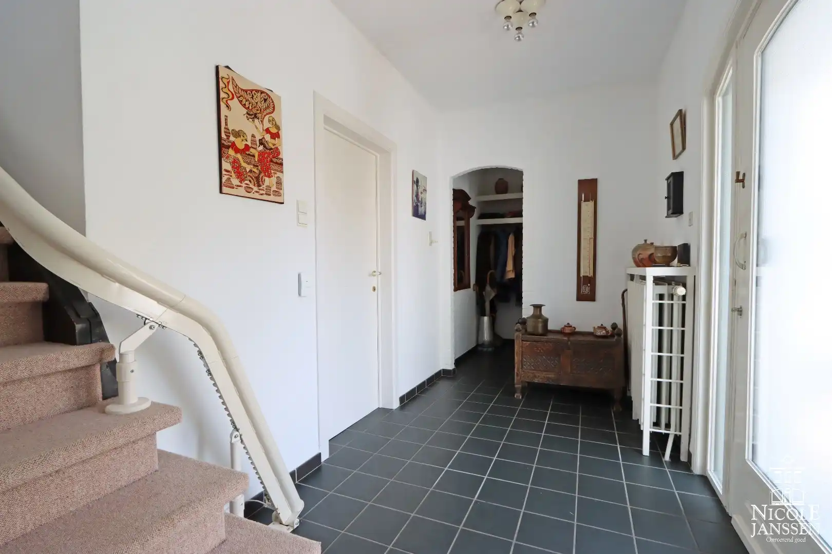 Verrassend ruime gezinswoning met prachtige diepe tuin foto 5