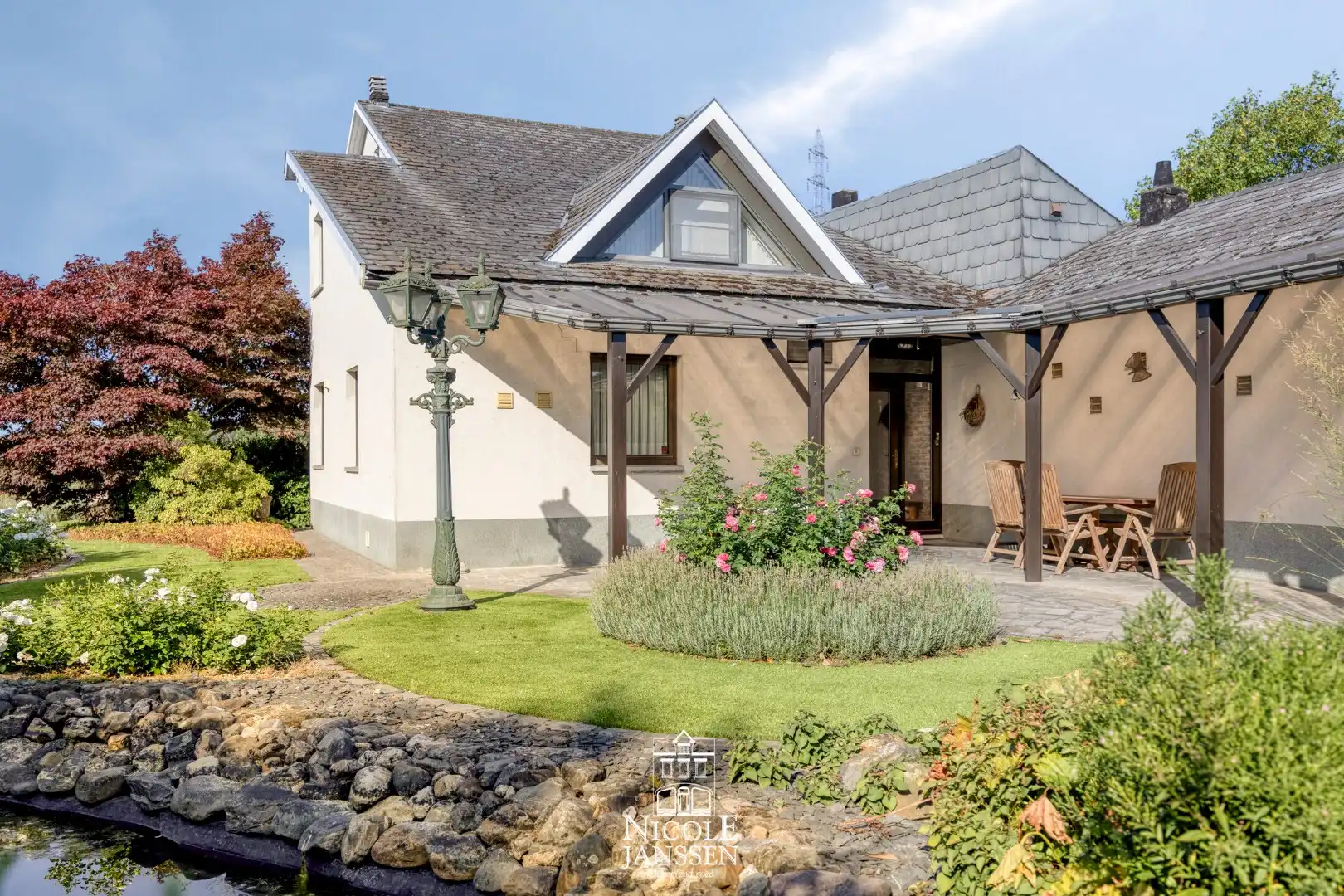 Ruime woning in landelijke omgeving foto 32