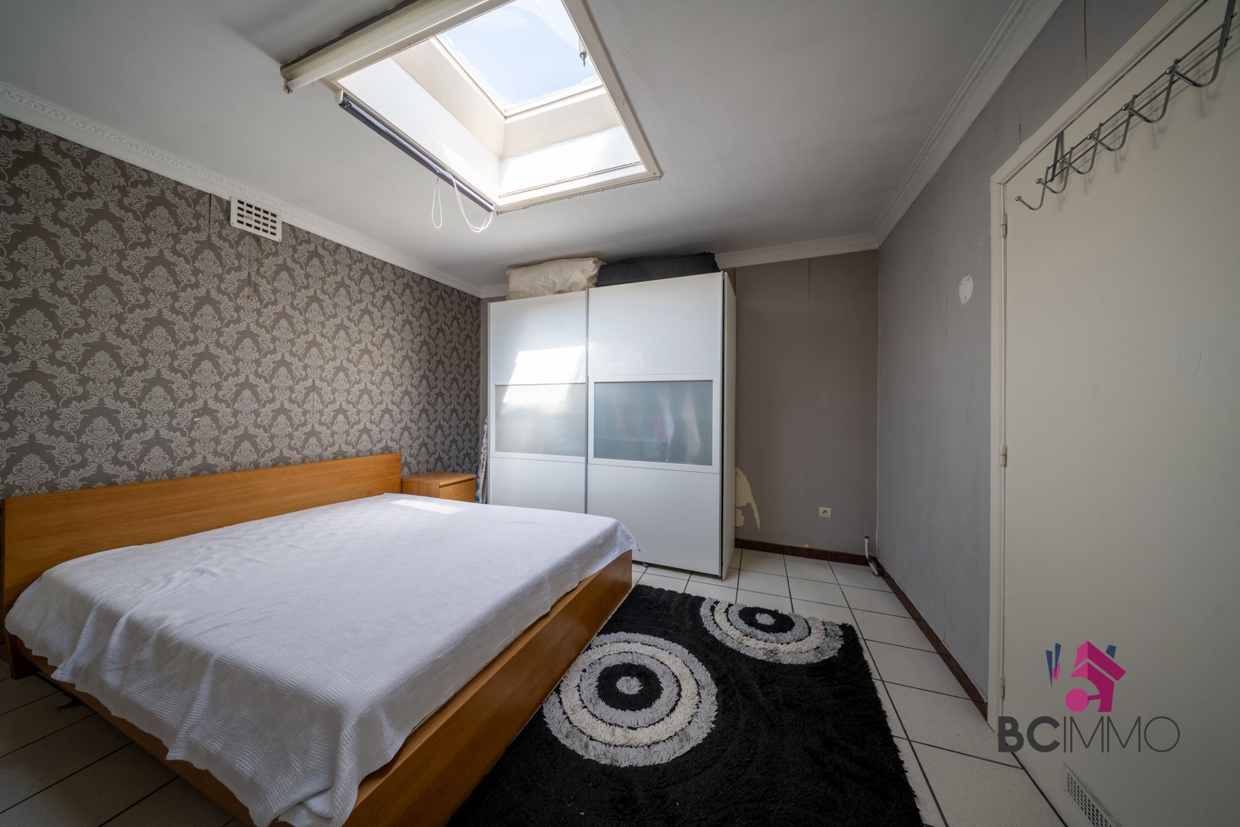 Instapklare gelijkvloerse woning met 3 slaapkamers, 2 badkamers, veranda en tuin foto 17