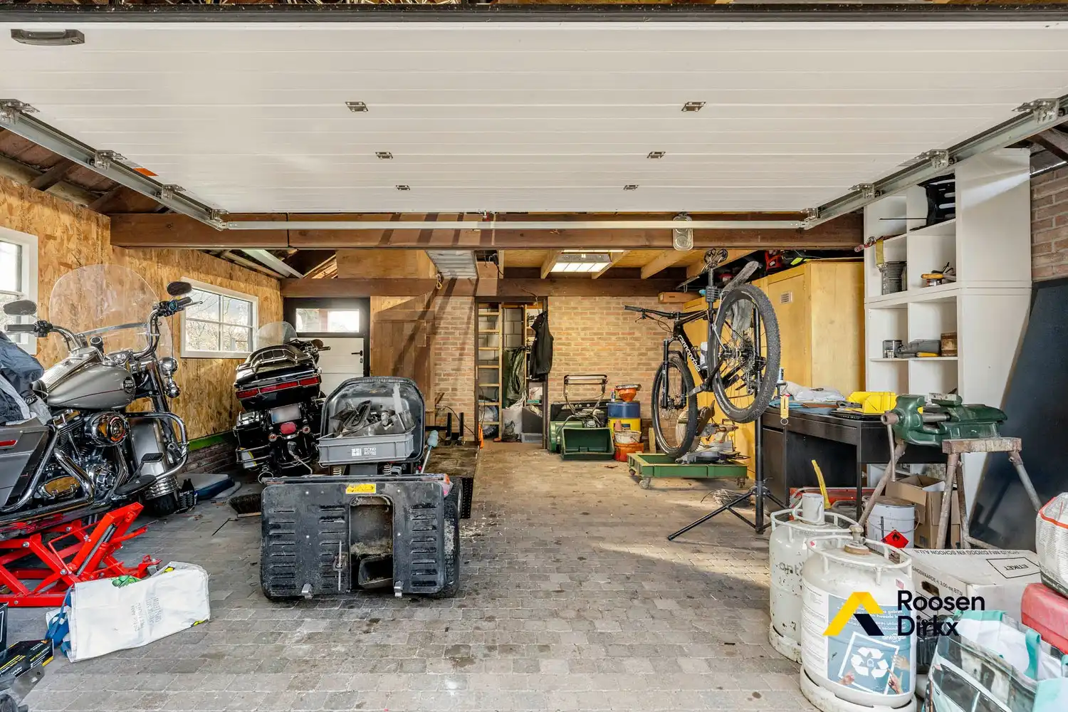 Solide woning met  4 slaapkamers en ruime garage op perceel van 734m² foto 30