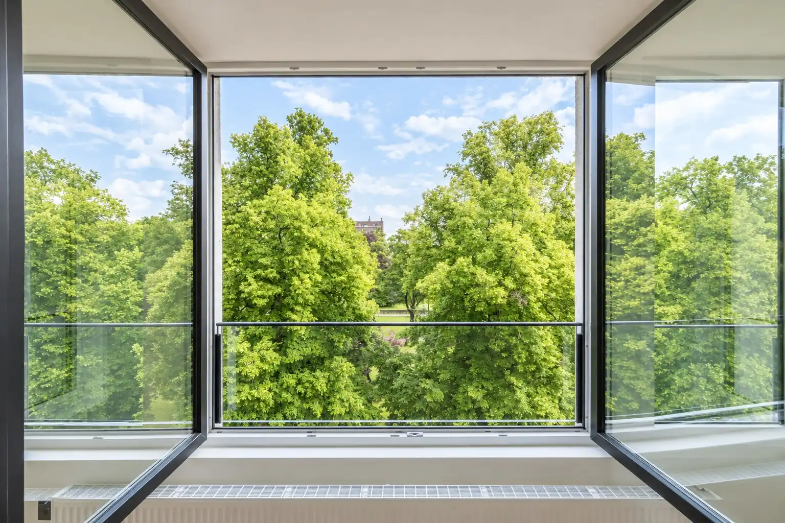 Gunstig gelegen 2 slaapkamerappartement met terras  nabij het Zuidpark foto 4