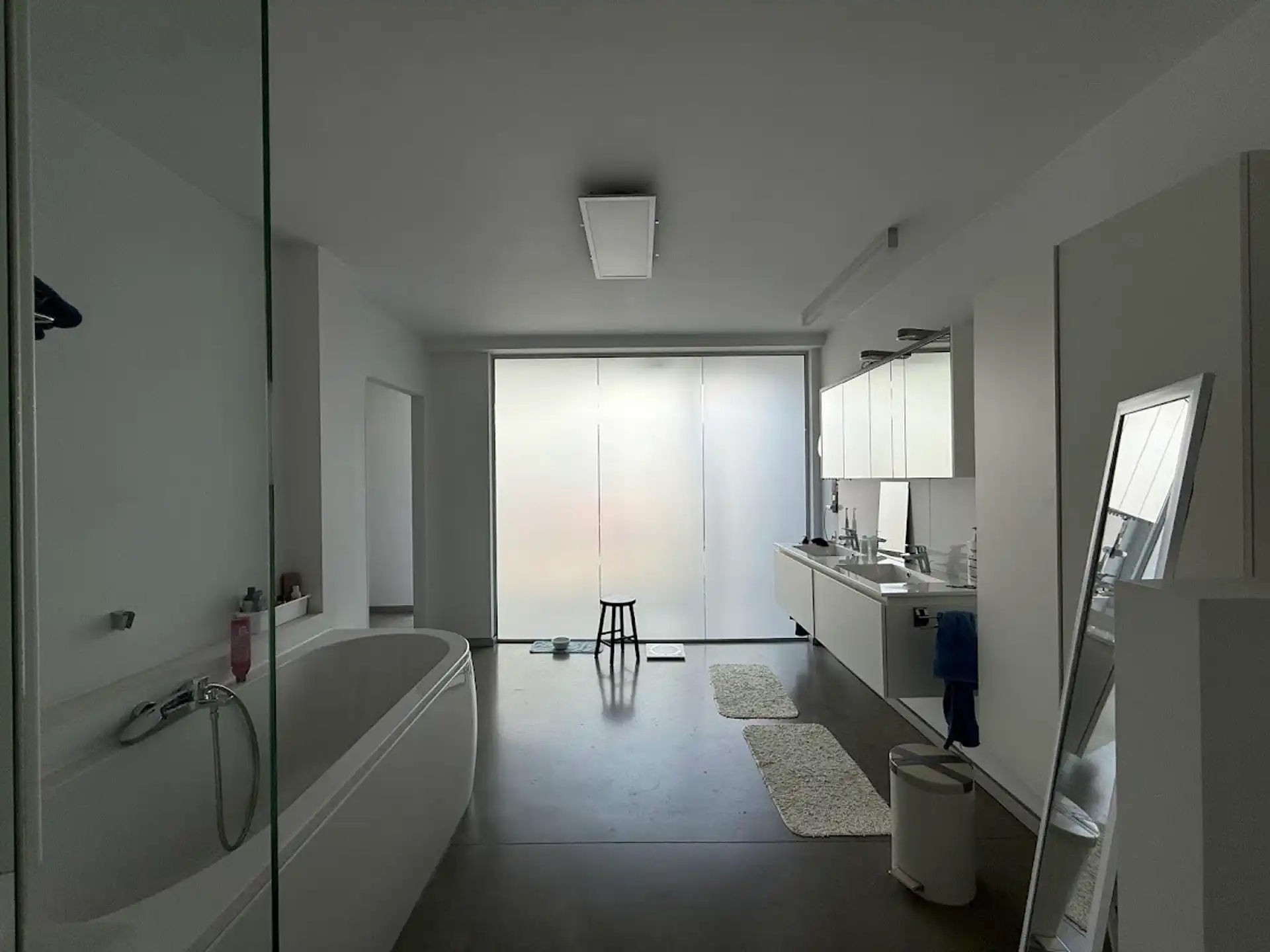 BEDRIJFSGEBOUW MET APPARTEMENT EN BUITENTERREIN foto 19