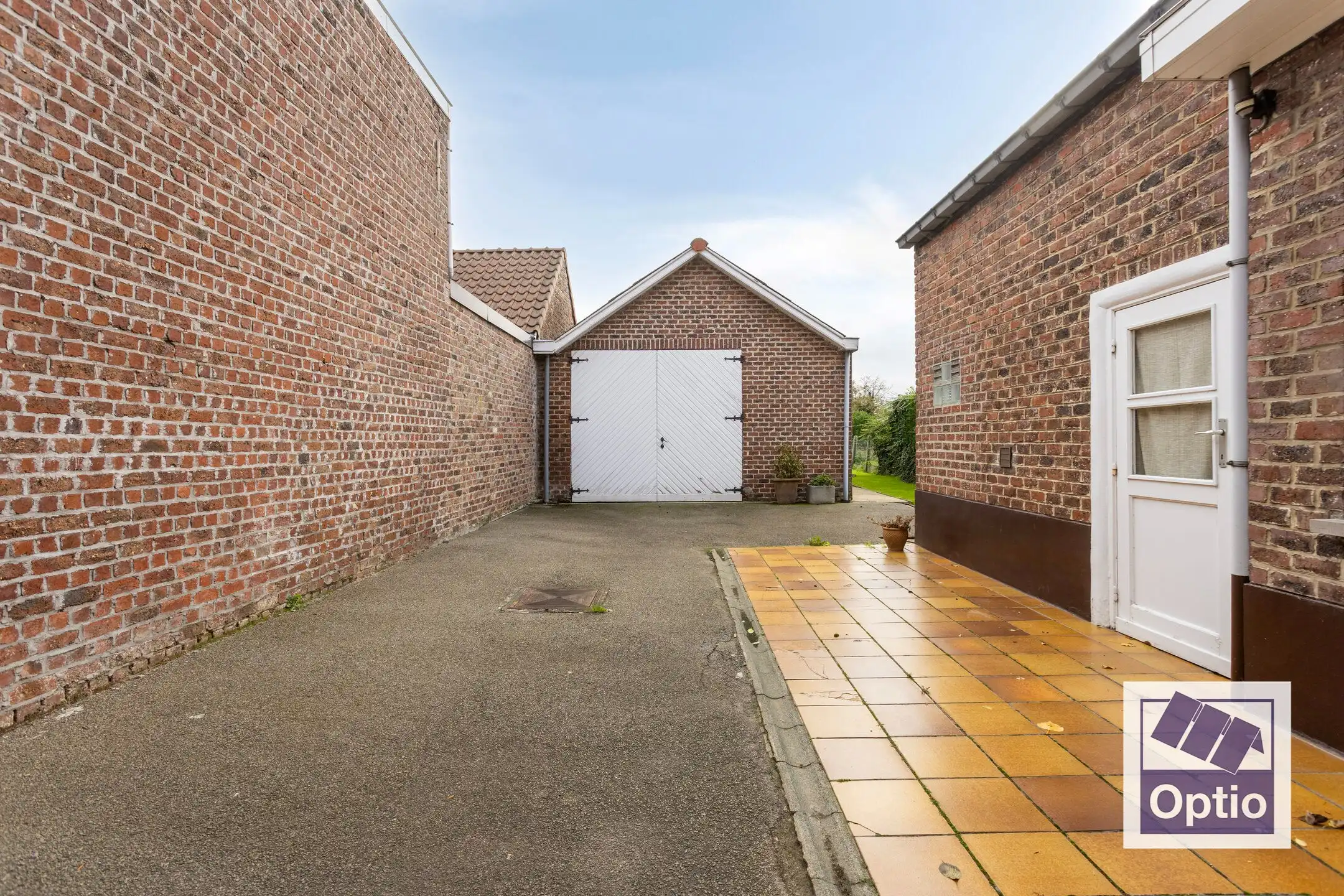 Woning met 5 slaapkamers en grote tuin. foto 7