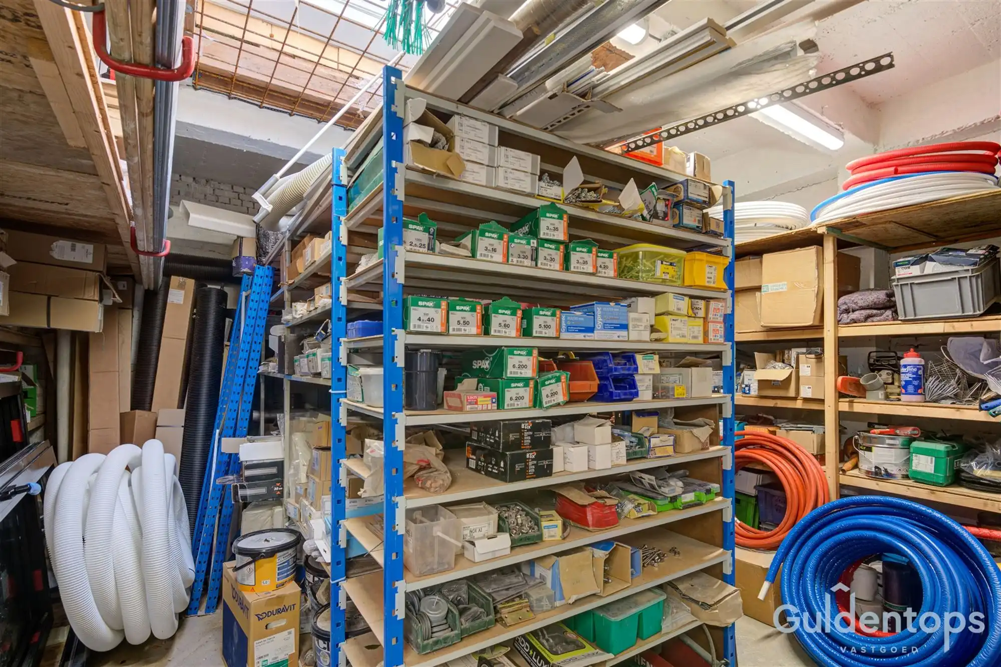 Knap gebouw bestaande uit 2 appartementen én magazijn foto 30