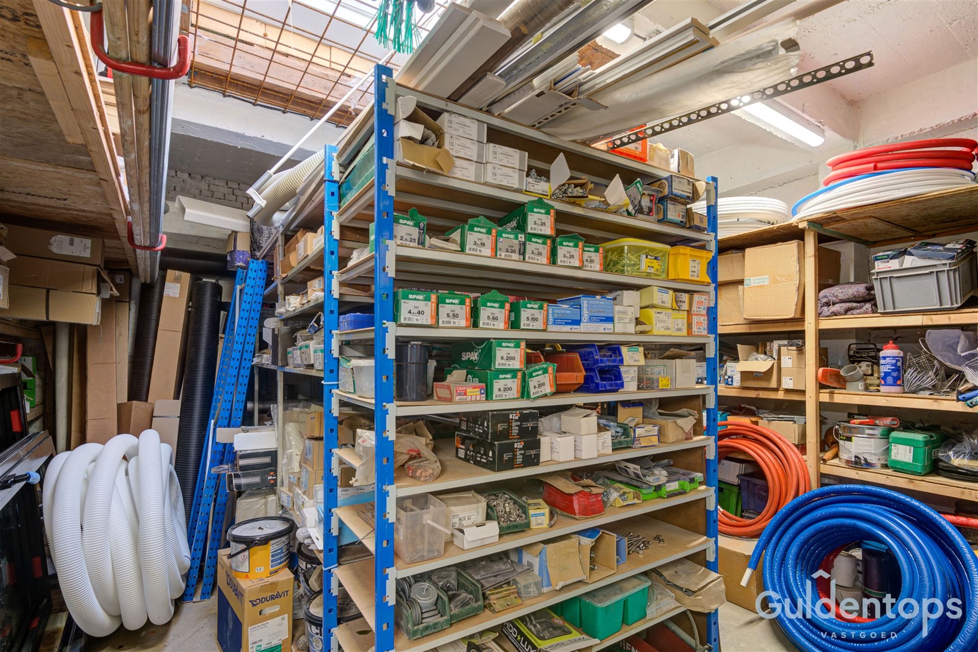 Knap gebouw bestaande uit 2 appartementen én magazijn foto 30