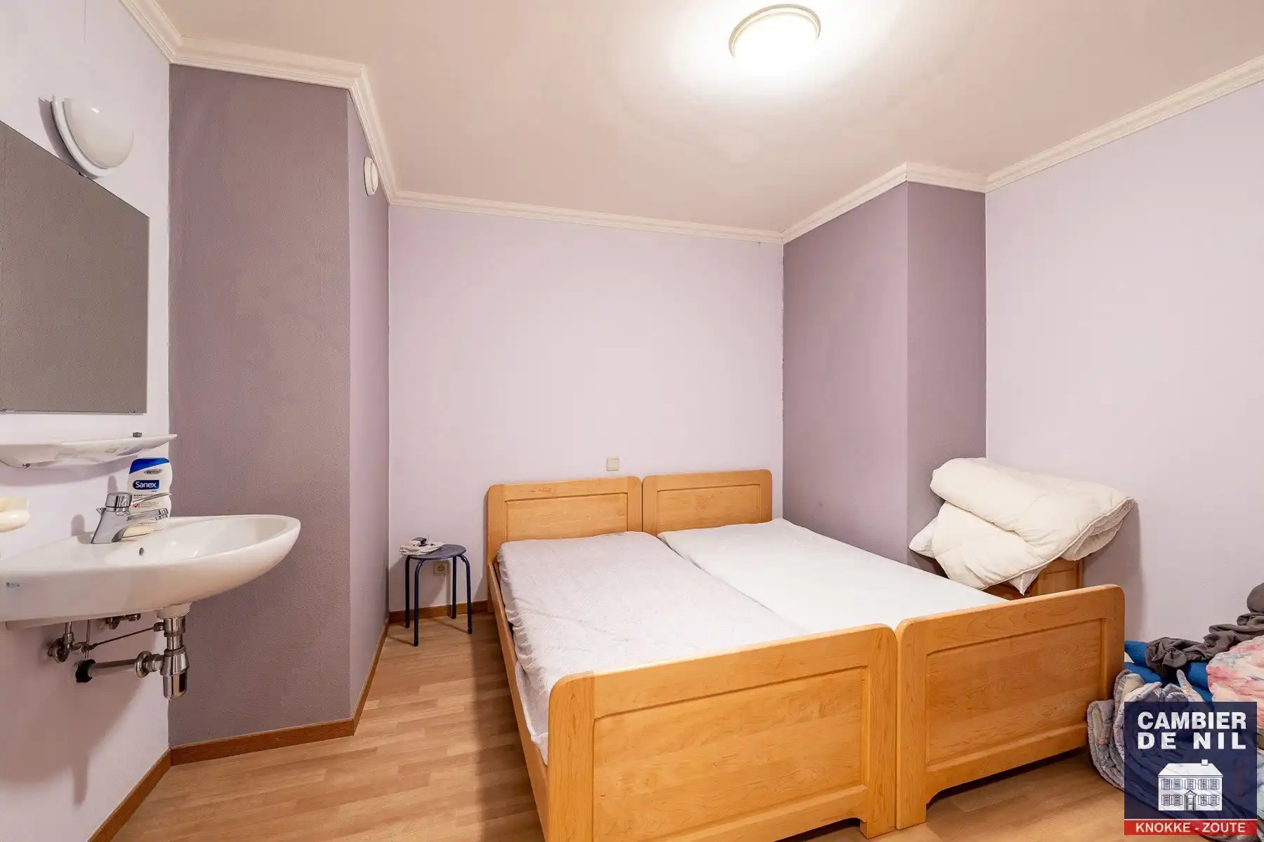 Gemeubeld appartement met frontaal zeezicht aan het Vanbunnenplein foto 13