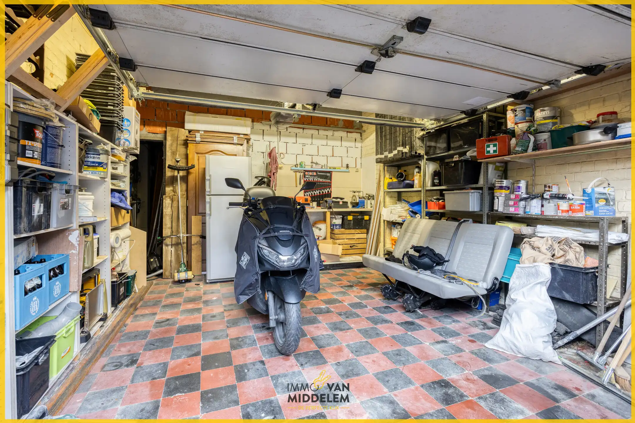 APPARTEMENT MET 2 KAMERS, TERRAS, TUIN EN GARAGE foto 21