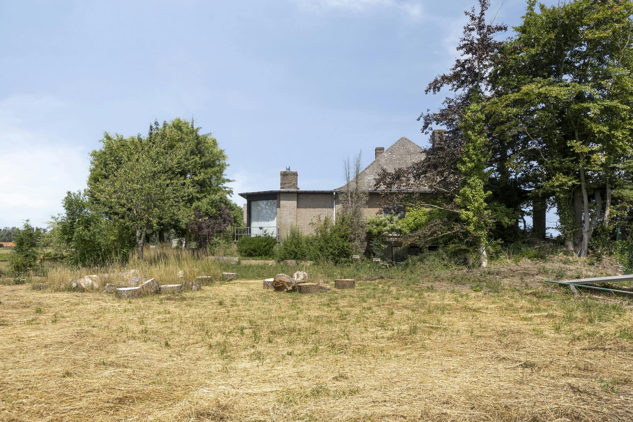 Halfopen bebouwing met 3 slaapkamers op een ruim perceel in Gits! foto 8