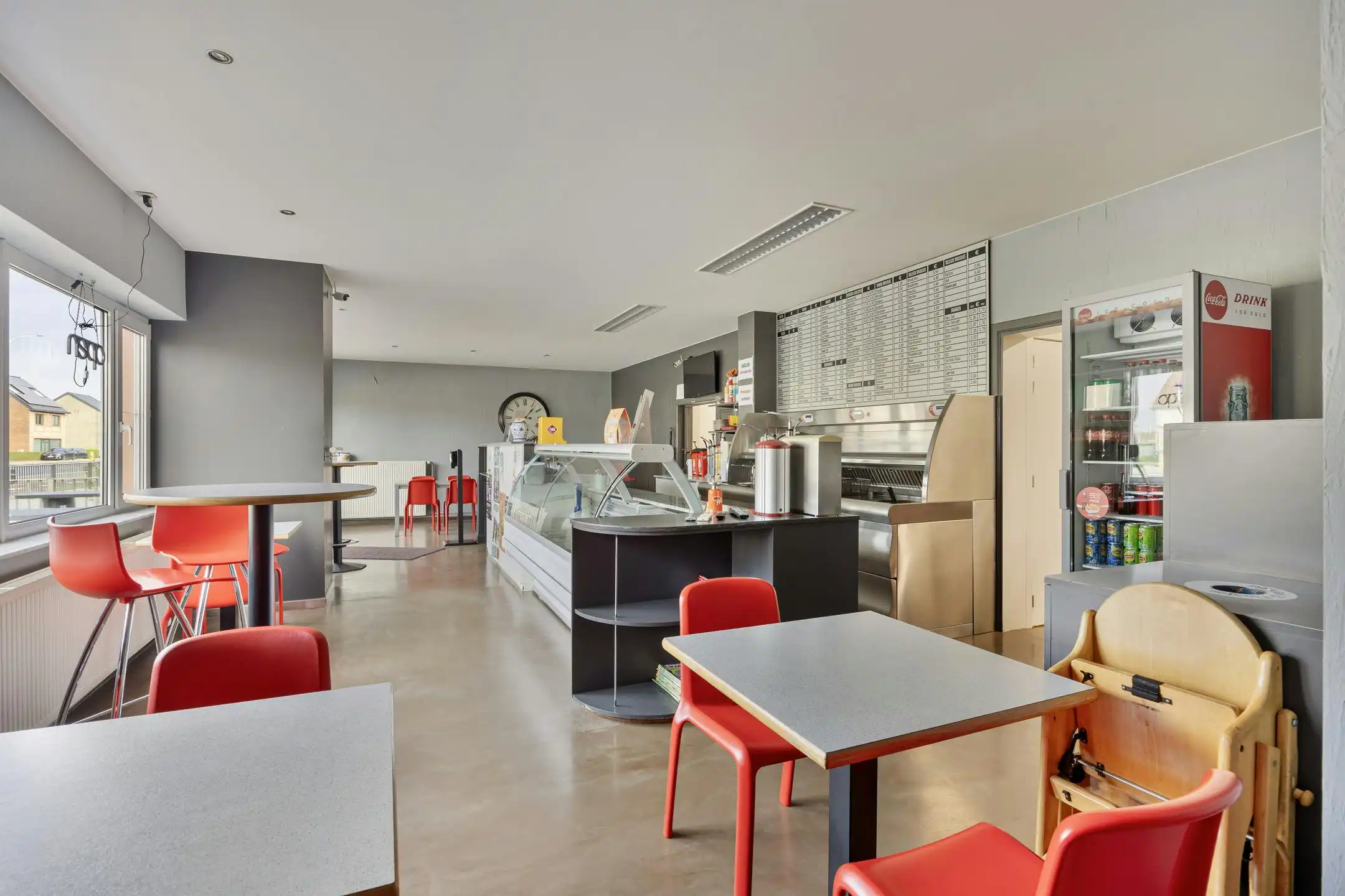 Instapklaar handelshuis op toplocatie in Dilsen te koop foto 13