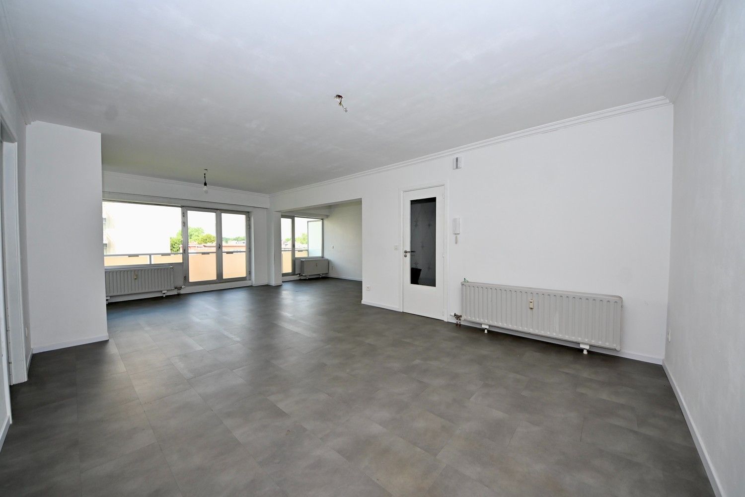 Instapklaar appartement met 2 slaapkamers en garage. foto 4