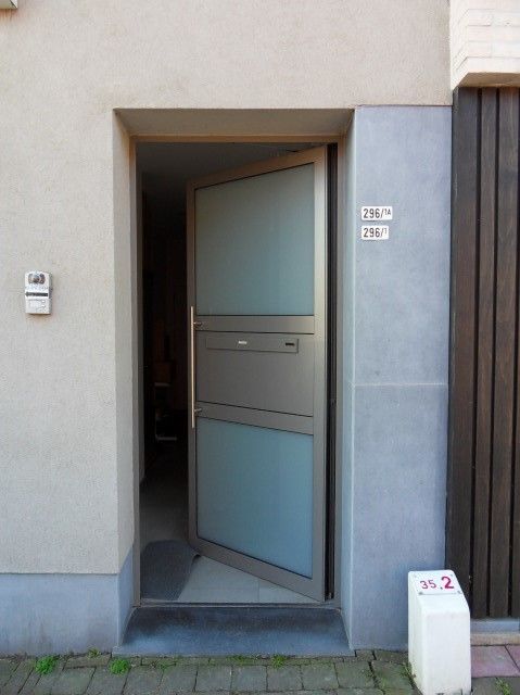 Ruim, energiezuinig DUPLEXAPPARTEMENT met 2slaapkmers, mooie leeefruuimten, terras en parking. foto 3