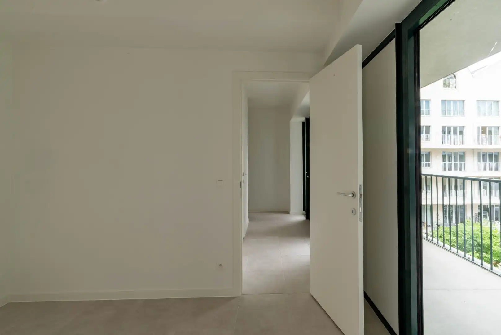 Prachtig nieuwbouw appartement met 2 slk en terras foto 24
