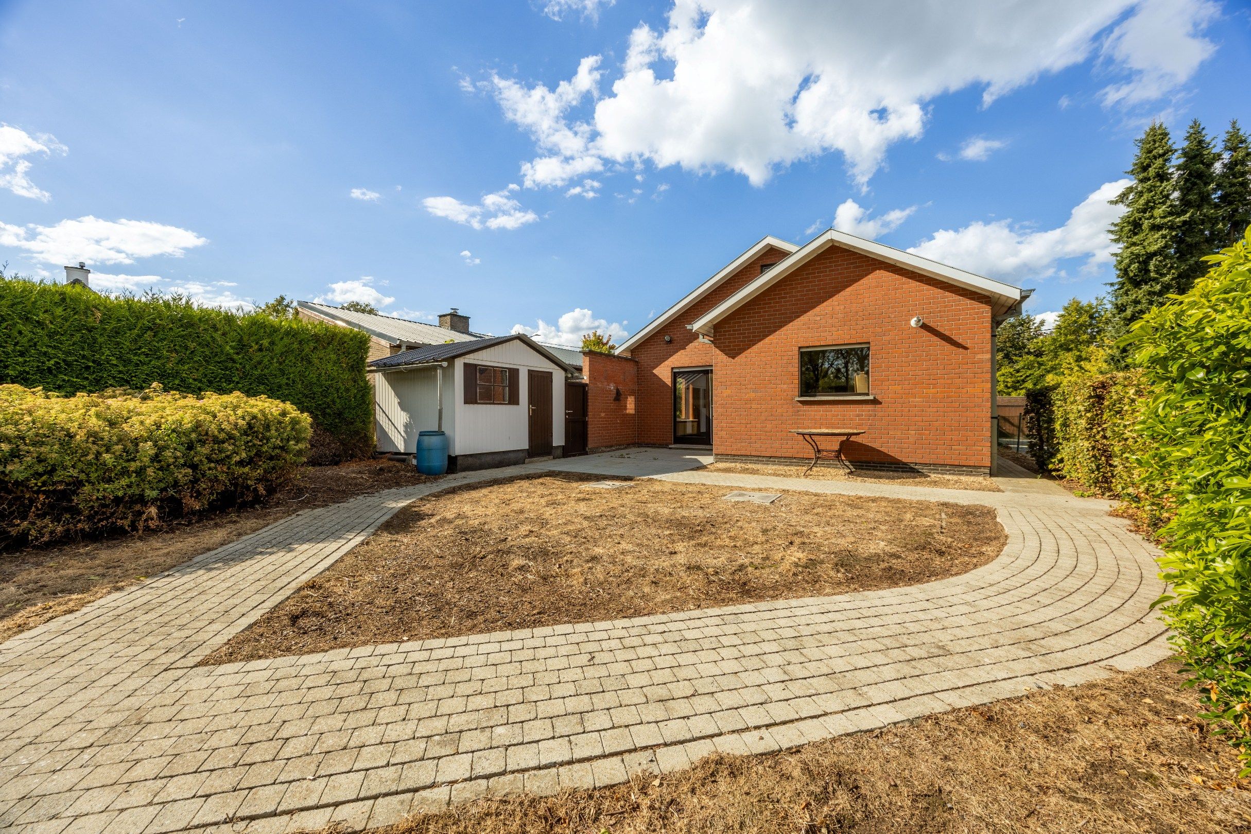 TRAPLOZE WONING MET ZONNIGE TUIN foto 18