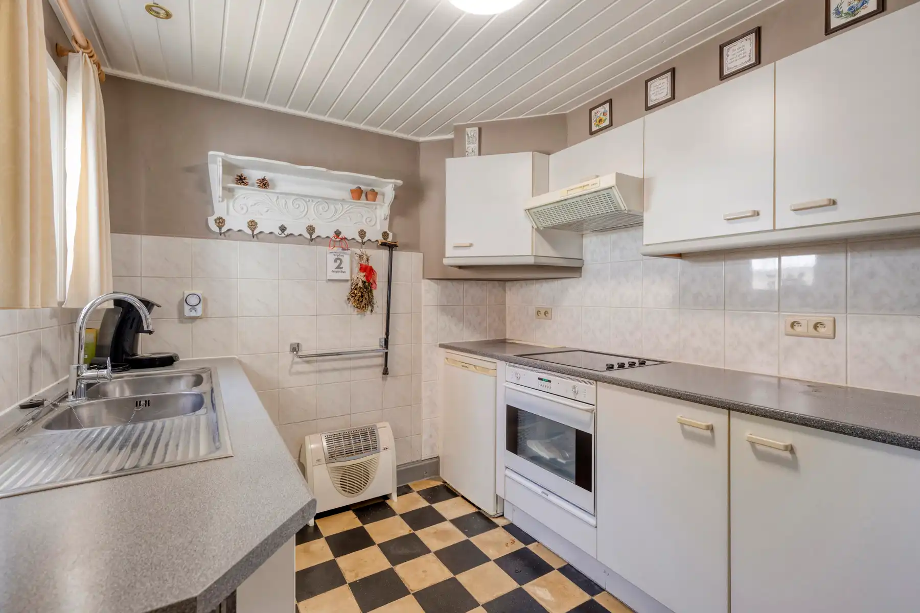 Super sympathieke woning met grote tuin en ongelooflijk veel potentieel!!!! foto 7