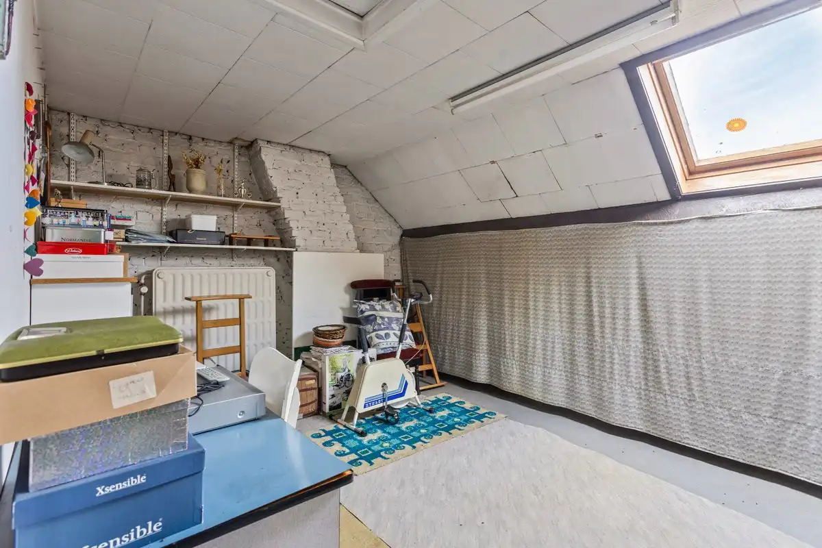 Woning met 5 slaapkamers en grote tuin. foto 28