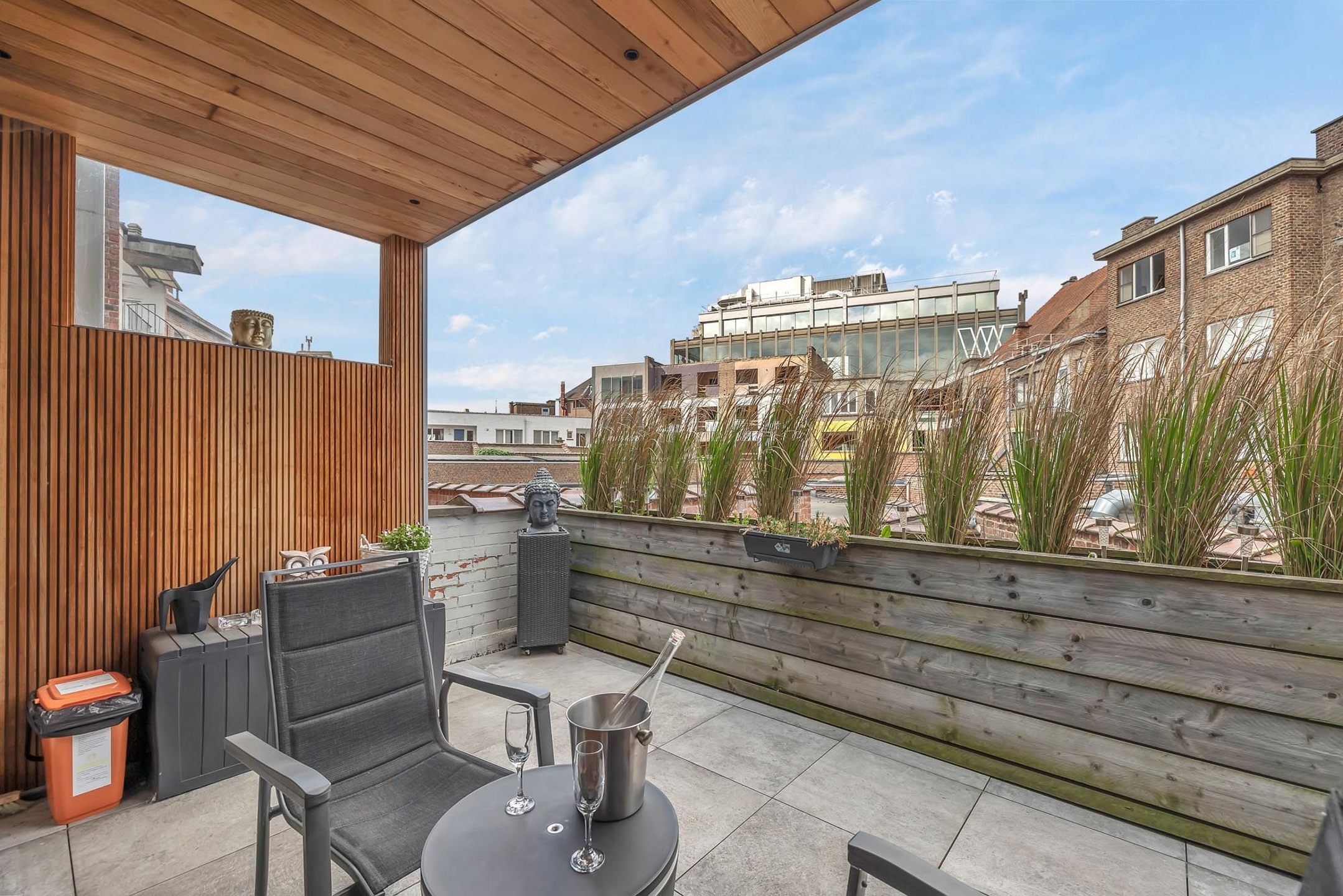 Volledig gerenoveerde bel-etage met ruime garage en terras foto 19