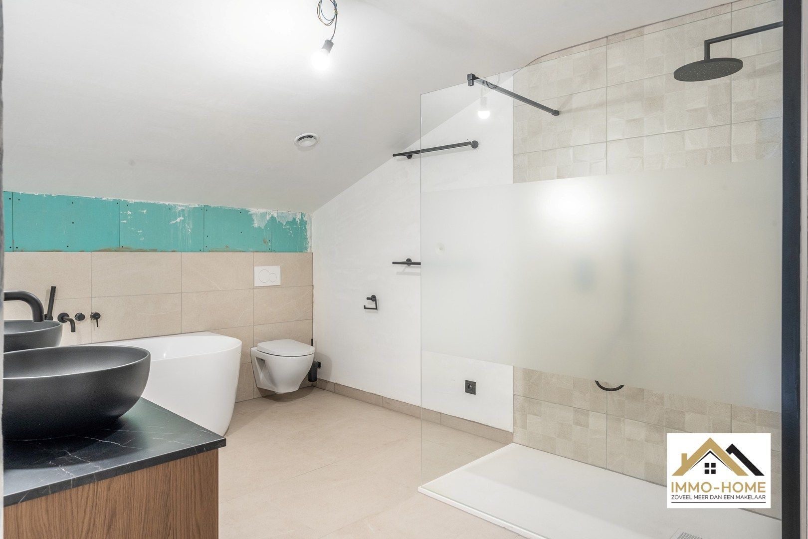 Volledig gerenoveerde woning met agrarisch uitzicht! foto 6