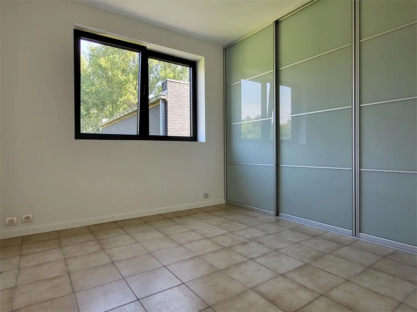 Prachtige moderne woning met bewoonbare oppervlakte van 166m² op 1209m² met zonnige tuin en garage. foto 22