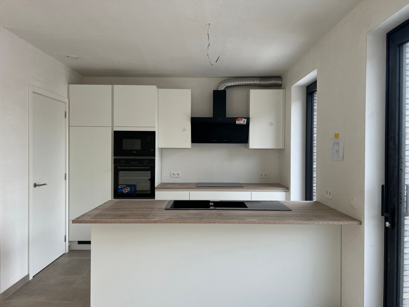 Te huur - Nieuwbouwwoning met  zonnige tuin en carport foto 3