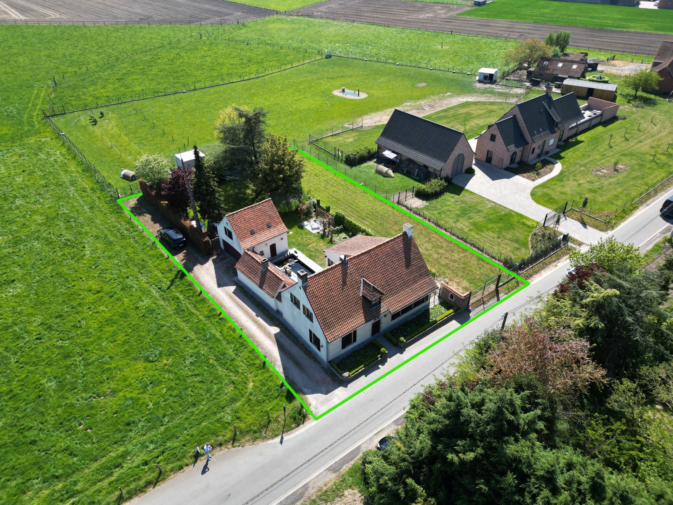 Hoofdfoto van de publicatie: CHARME LANDHUIS  GELEGEN OP 1534 M²
