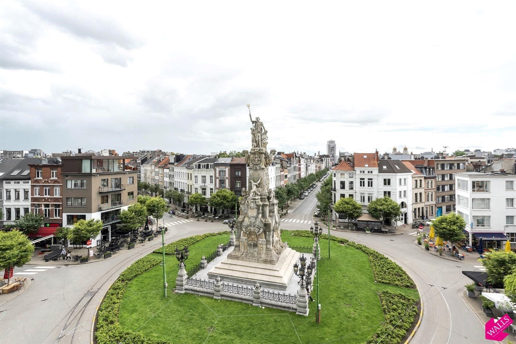 Modern en trendy appartement aan de Marnixplaats! foto 6