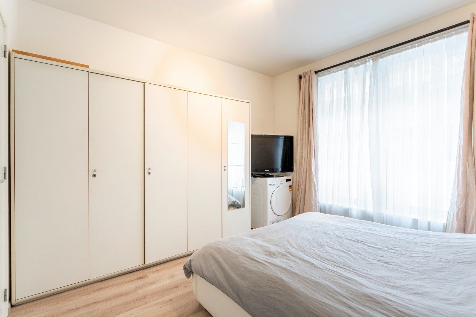 Energiezuinig 1-slpk appartement gelijkvloers met terras, parking en toplocatie nabij Brussel-Zuid foto 15