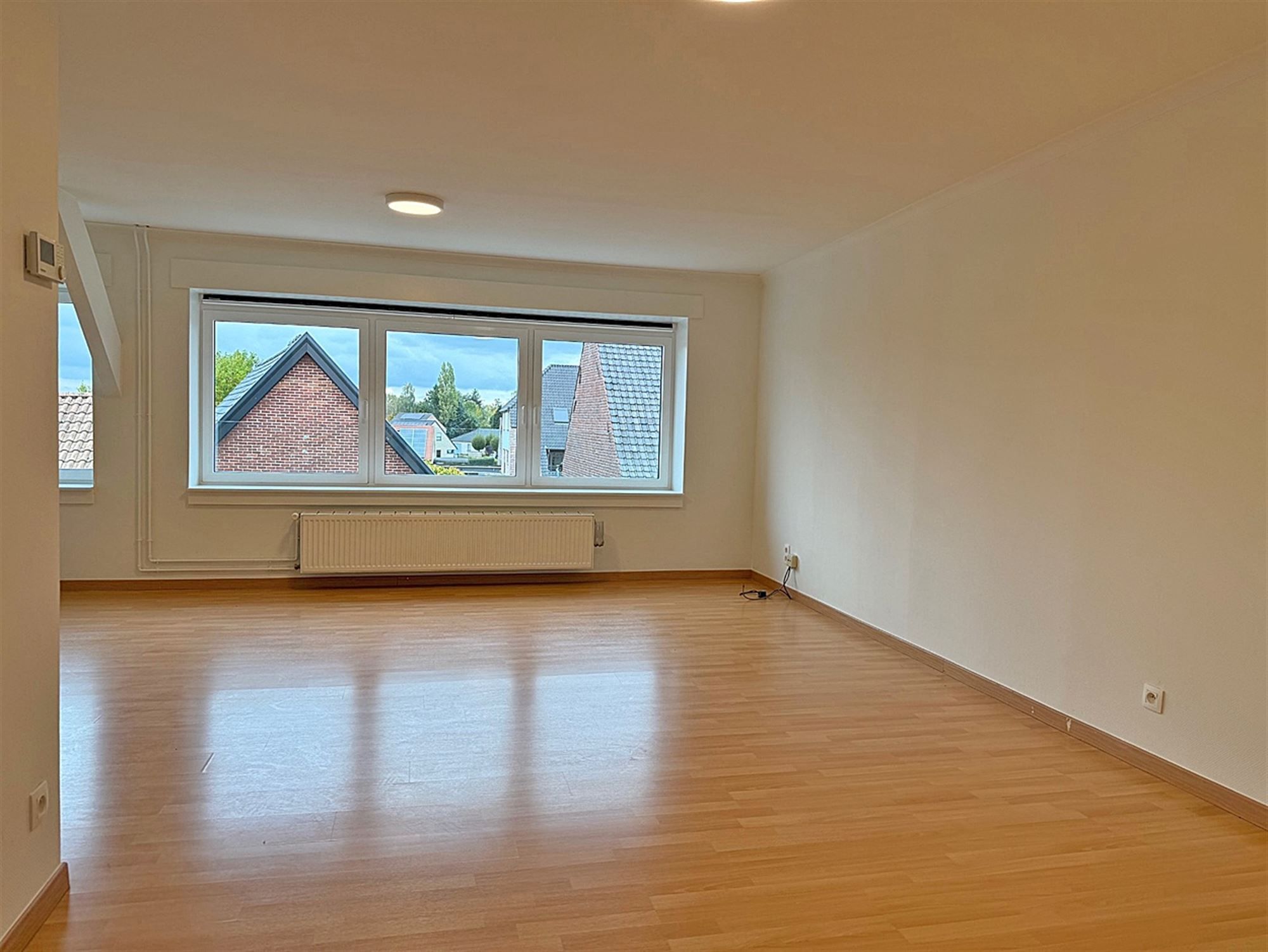 Instapklaar vernieuwd APPARTEMENT (2de verdieping) met 2 slaapkamers  foto 6