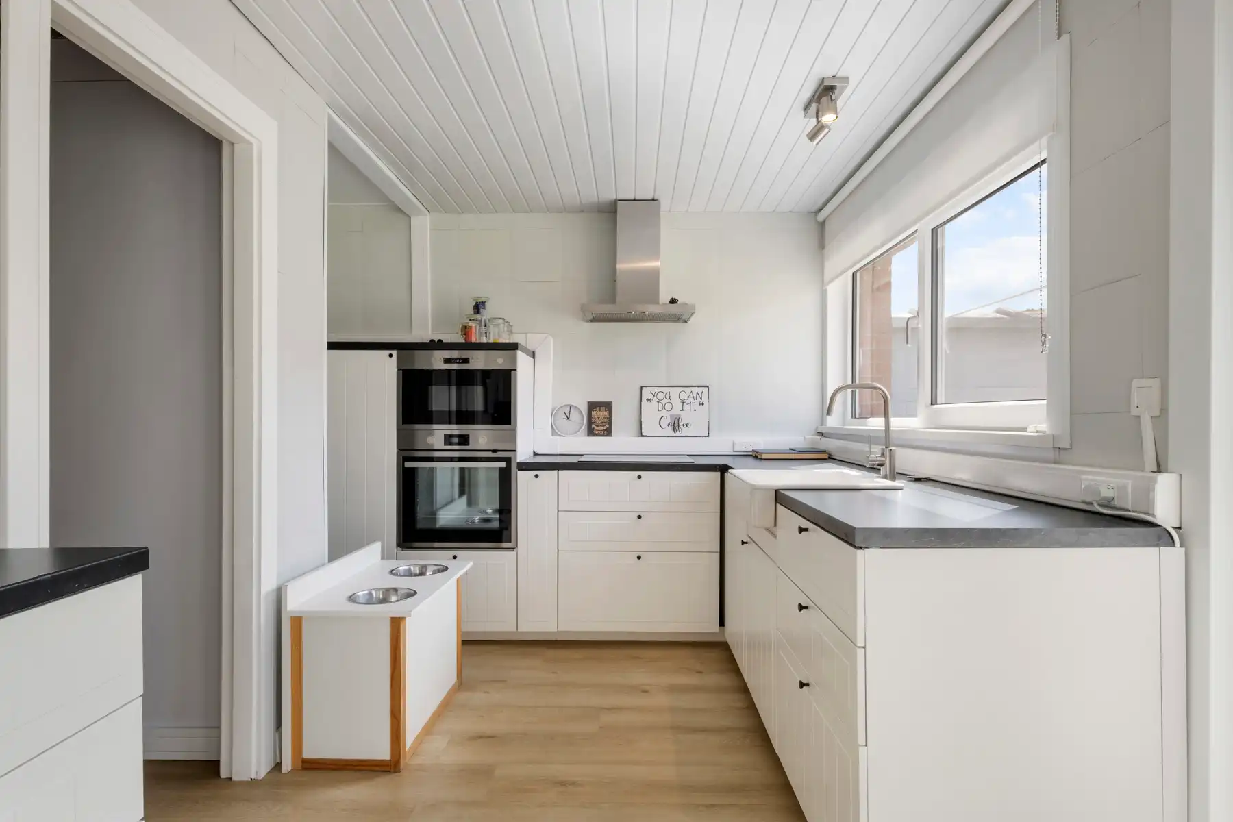 Volledig gerenoveerde woning met 4 slaapkamers te Diksmuide foto 2