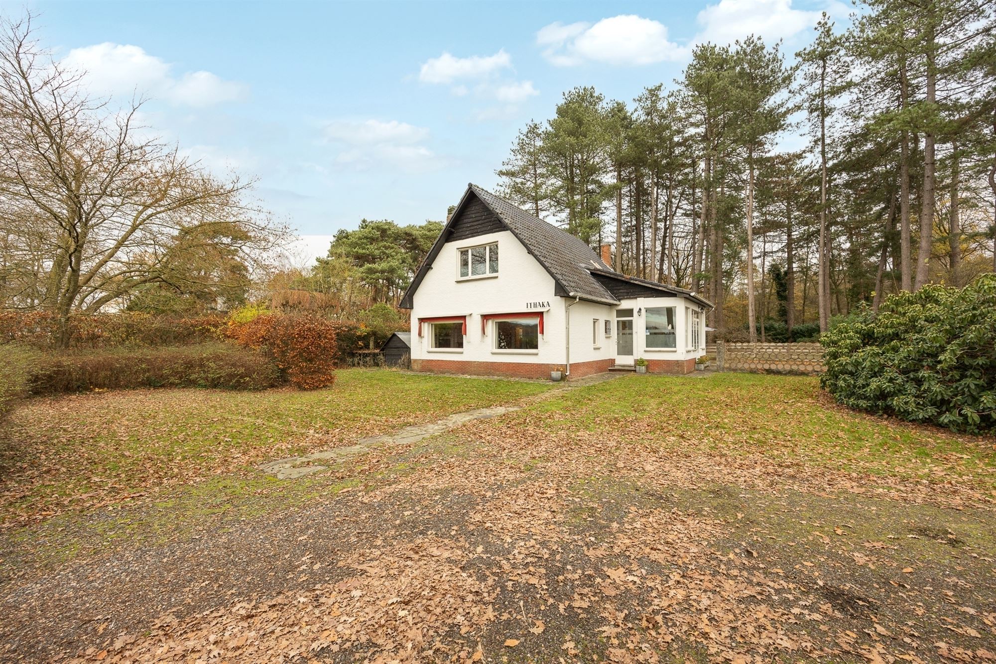 Hoofdfoto van de publicatie: Charmant landhuis op een perceel van 2.760m²