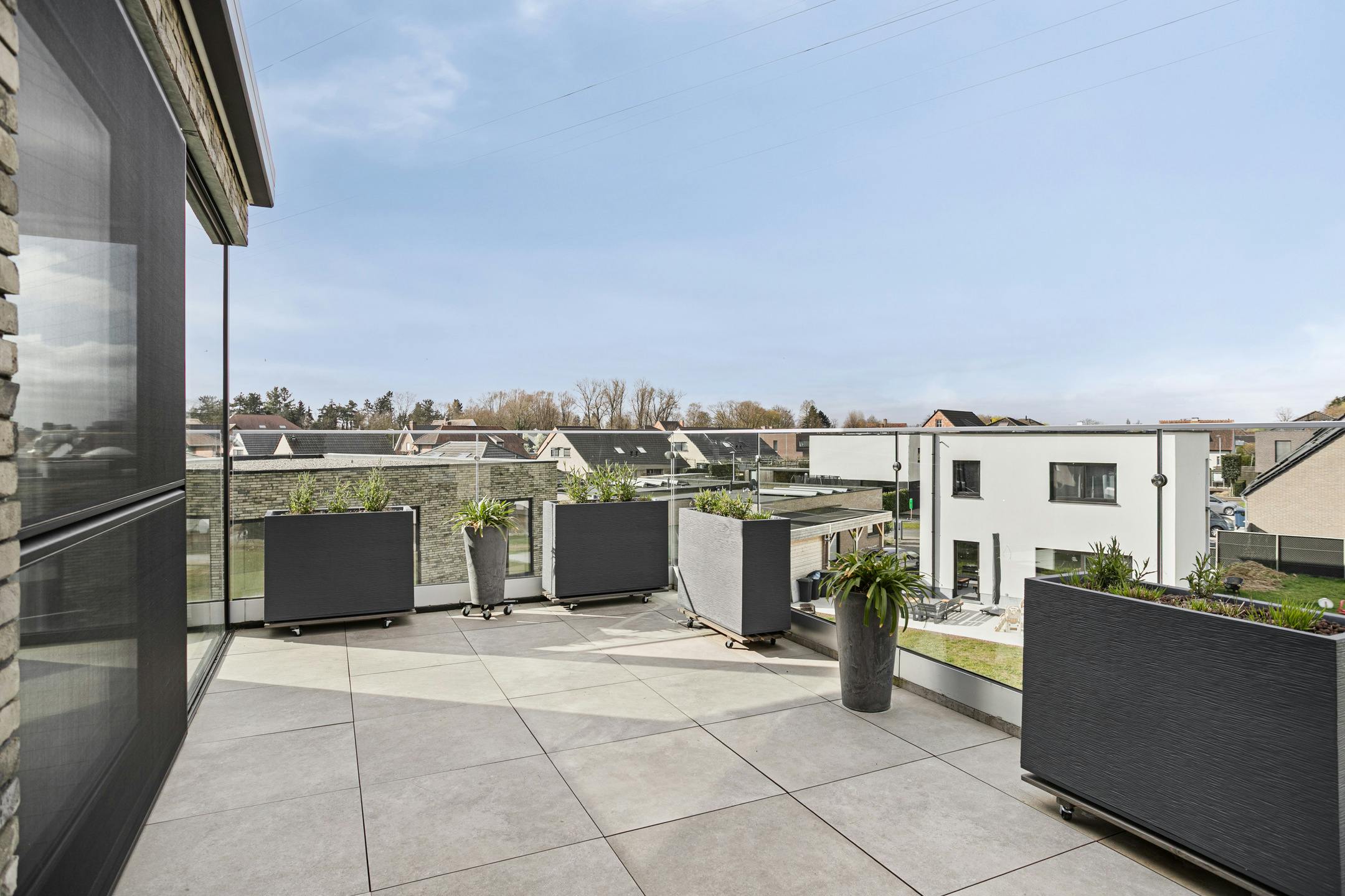 Modern appartement met royaal terras te koop in Roeselare foto 8