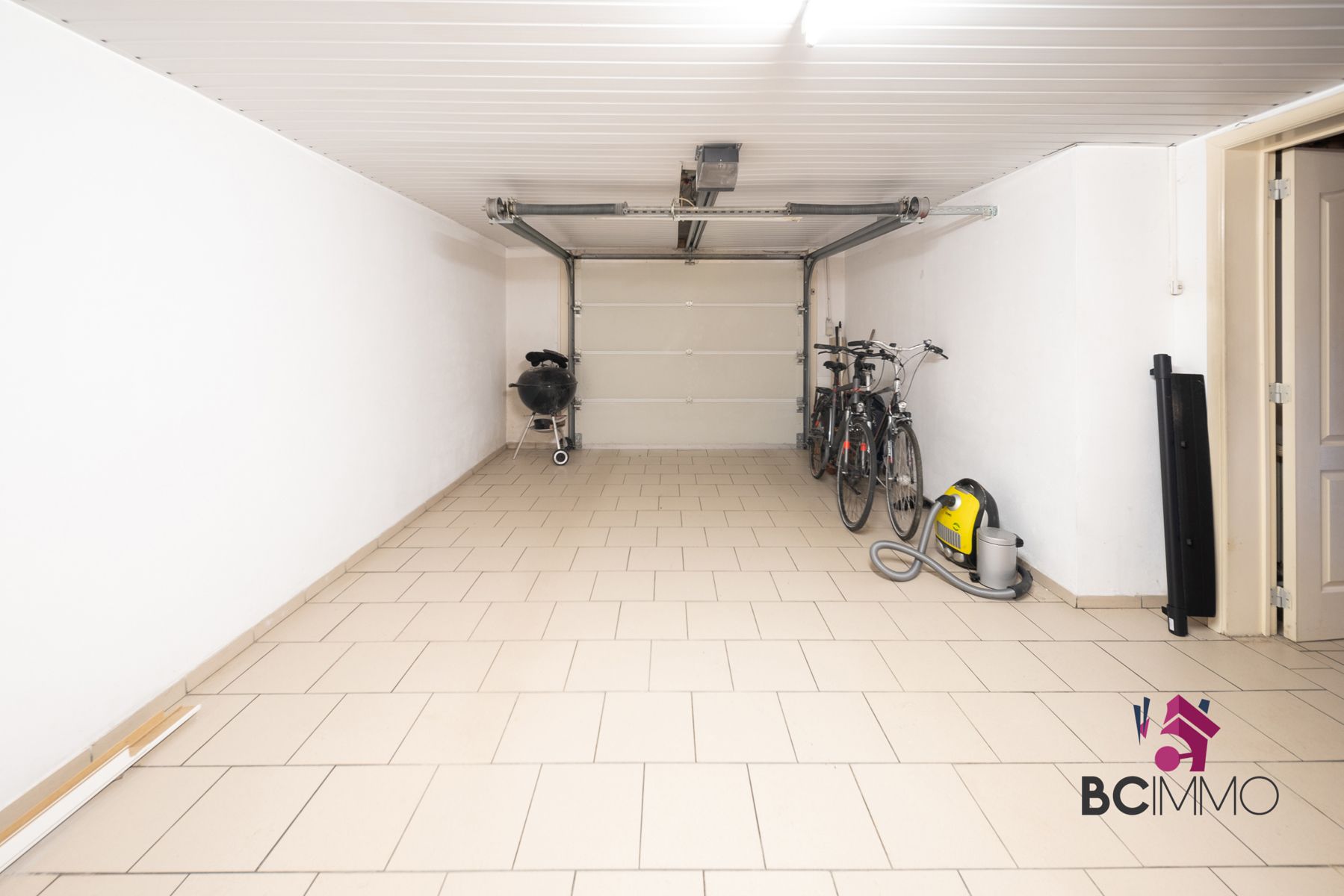 Instapklare woning  met 3 slaapkamers, airco en diepe tuin foto 17