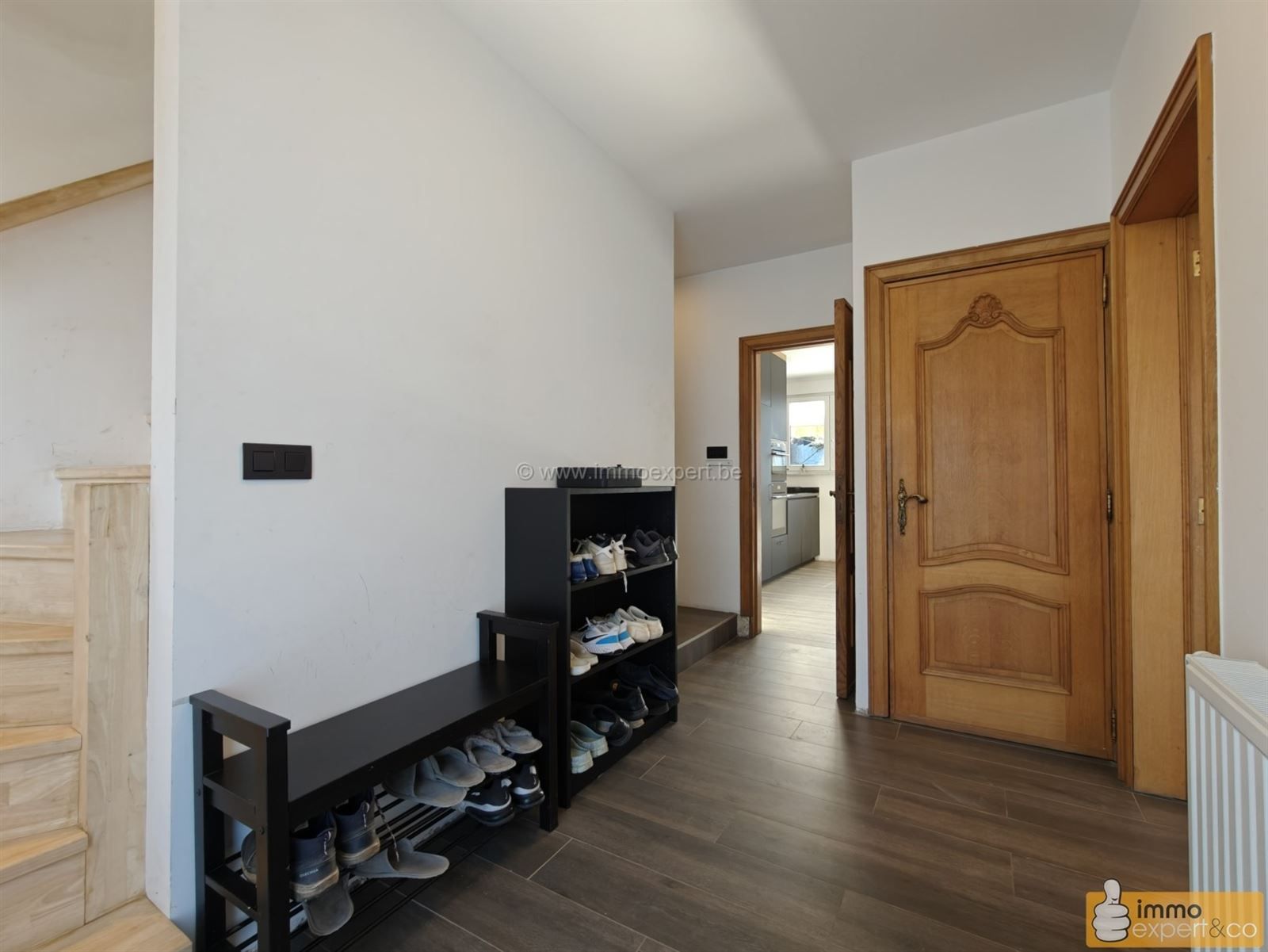 DILBEEK: Ruime gerenoveerde gezinswoning met 5 slpks en 2 badkamers foto 4