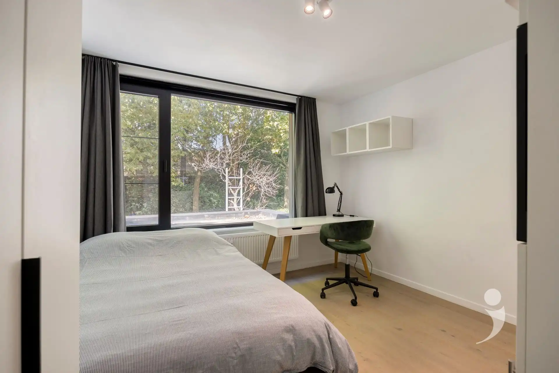 Gerenoveerde studentekamer met uniek zicht op het stadspark foto 2