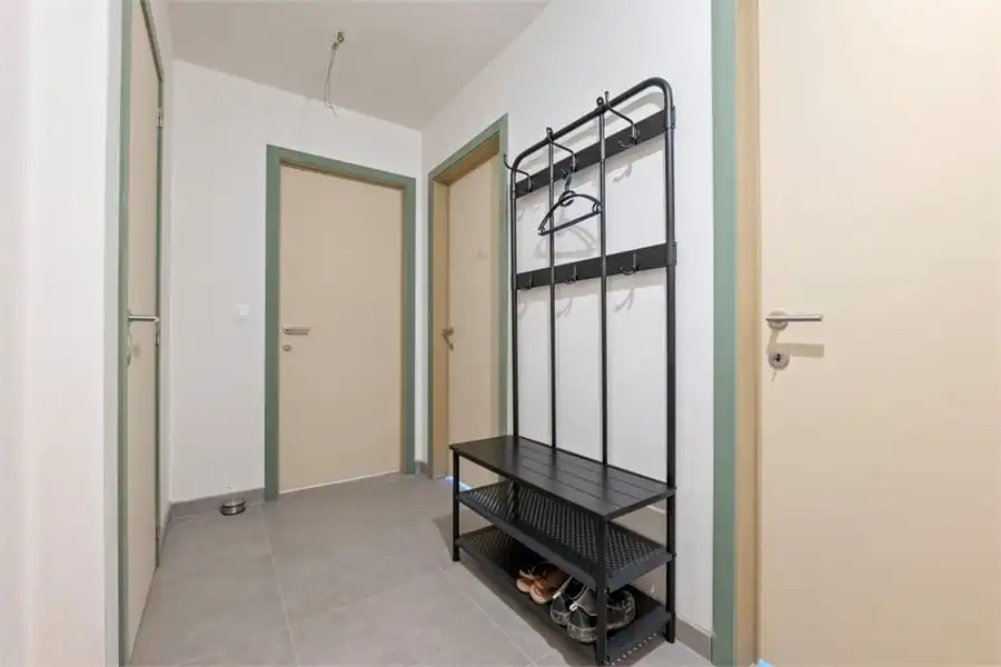 CENTRAAL GELEGEN APPARTEMENT MET RUIM TERRAS EN GARAGEBOX IN SINT-TRUIDEN foto 7