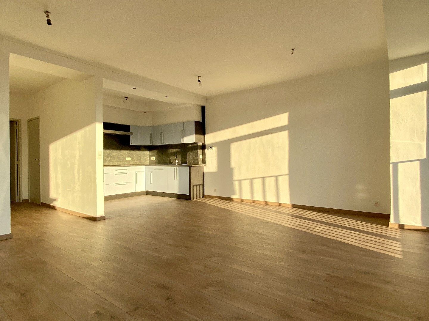 Gerenoveerd 2slk appartement met subliem zicht. foto 2