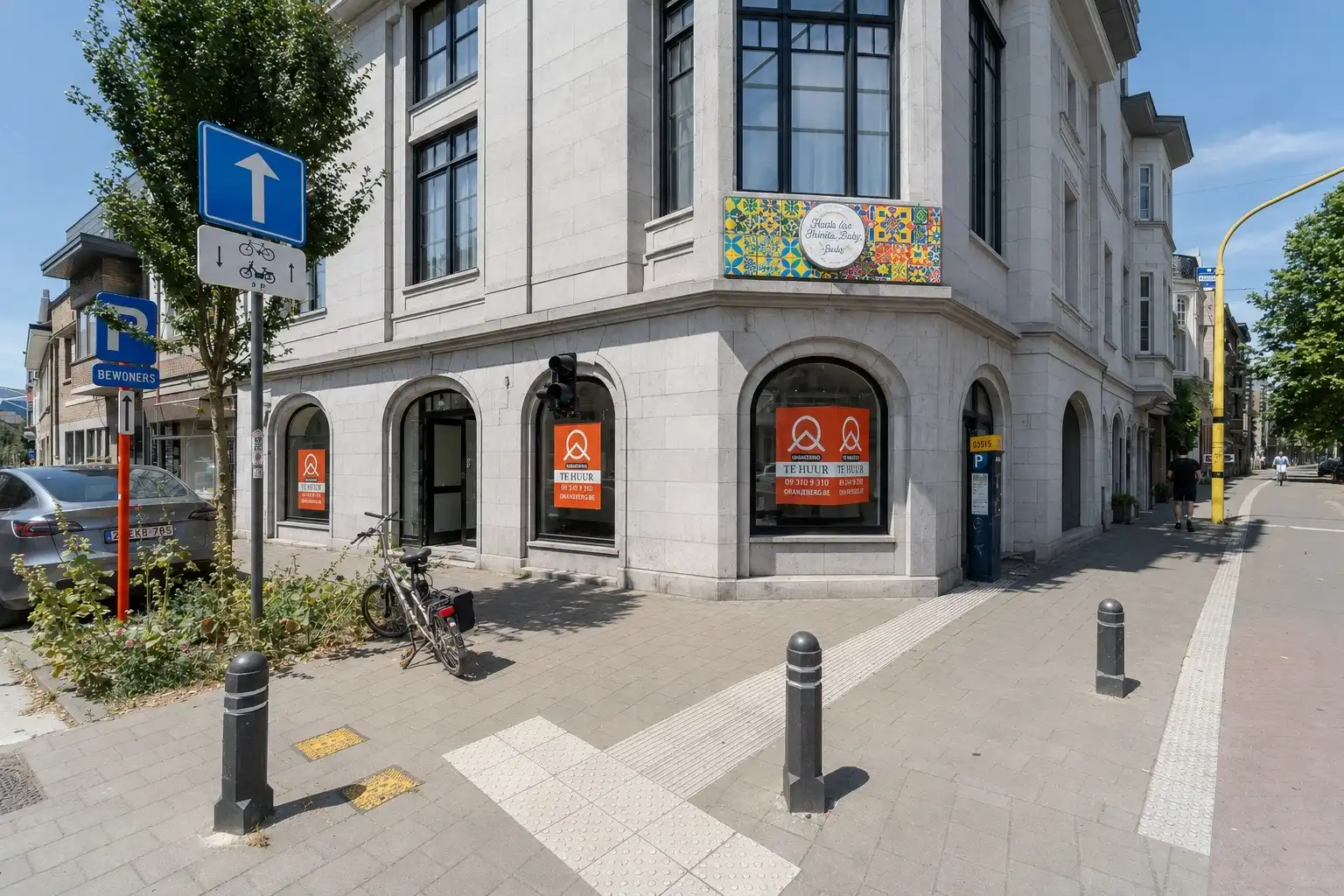 Commercieel hoekpand (88 m²) nabij station foto {{pictureIndex}}